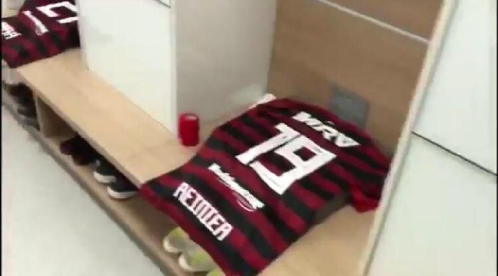 Reinier camisa vestiario 15052019