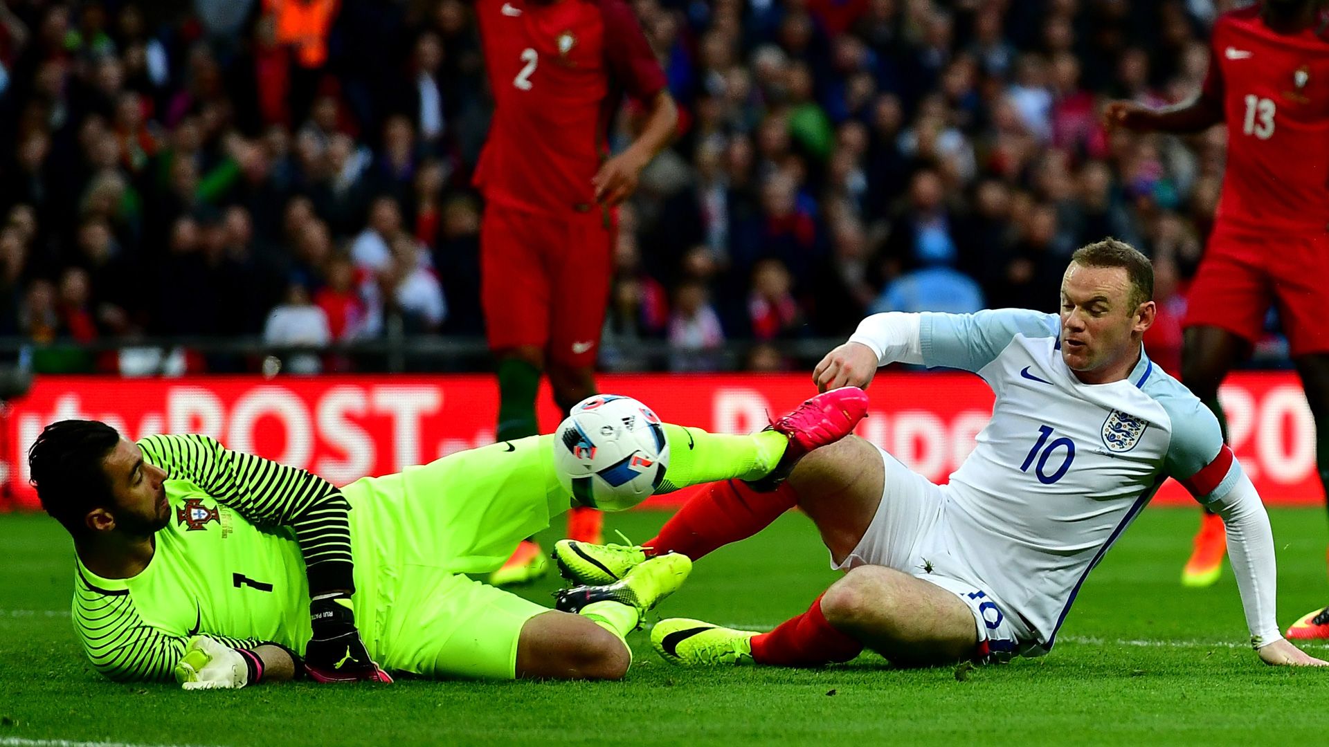 Wayne Rooney Rui Patricio England Portugal 06022016