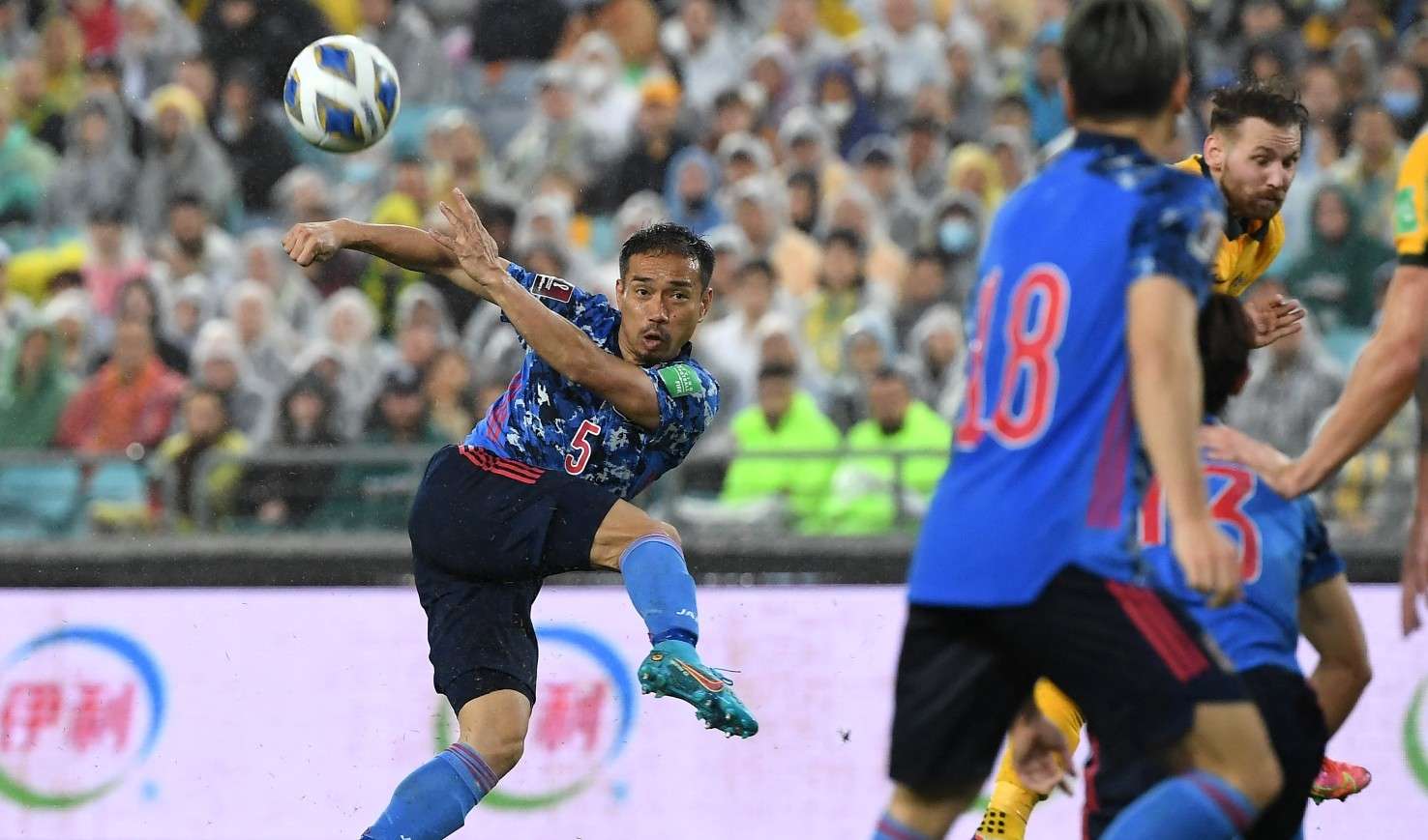 yuto-nagatomo-japan-australia
