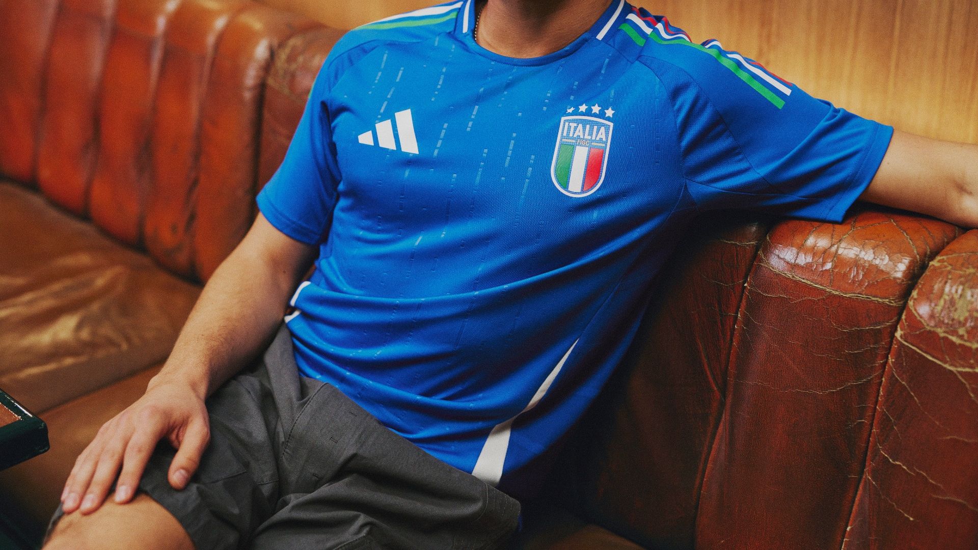 Ufficiale svelata la maglia dell Italia agli Europei le strisce di Adidas saranno tricolori. Dove comprarla e quanto costa Goal Italia