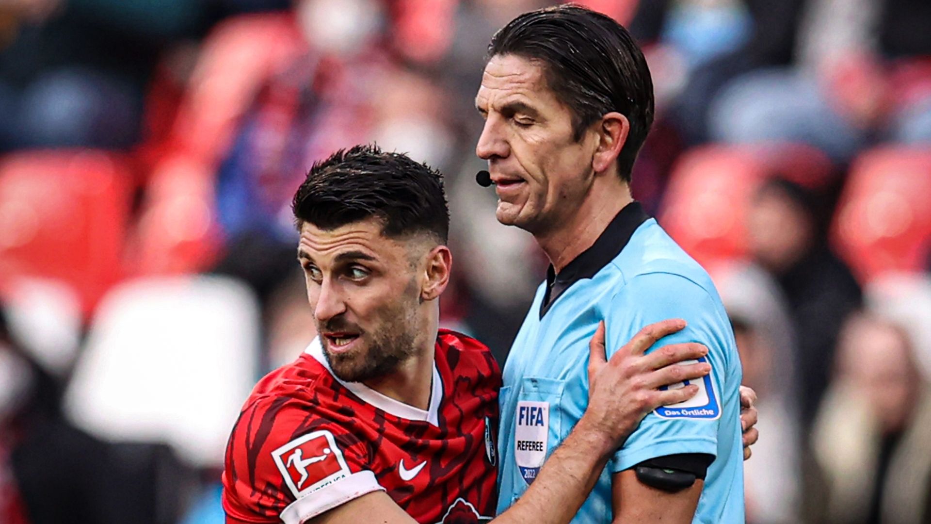 Vincenzo Grifo, referee Deniz Aytekin, Freiburg vs Mainz 2021-22
