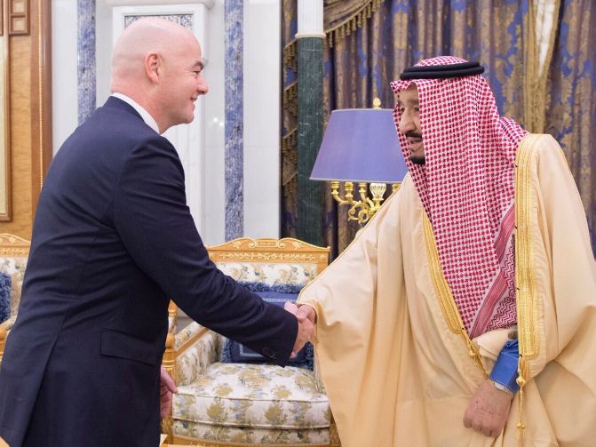 إنفانتينو وخادم الحرمين