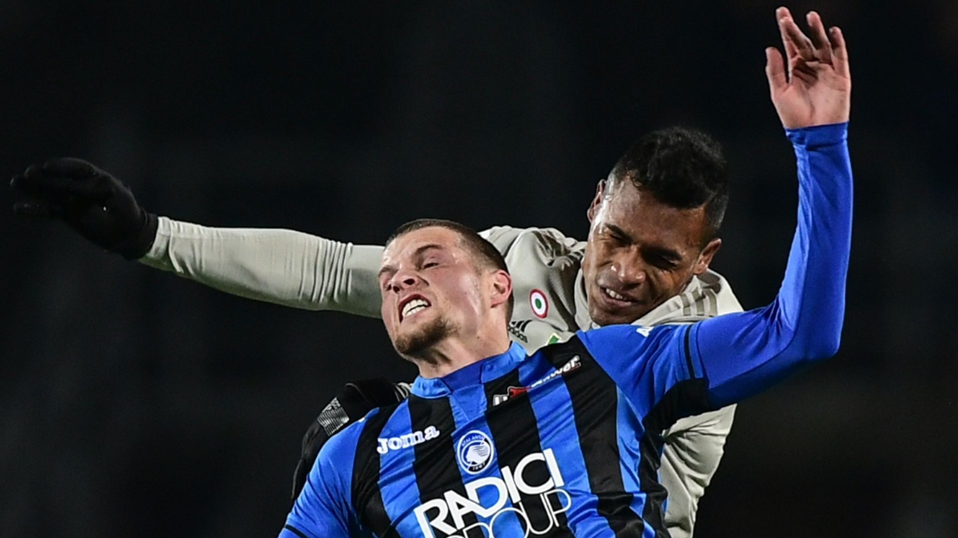 Hans Hateboer, Alex Sandro, Atalanta vs Juventus