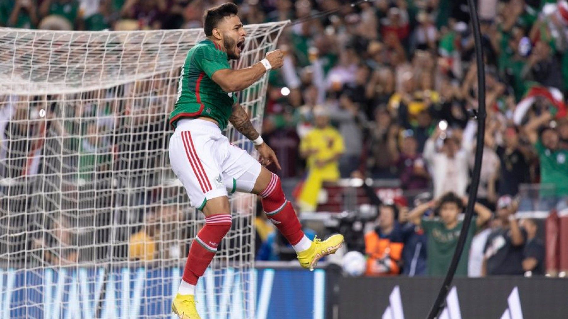 Alexis Vega selección mexicana festejo 2022