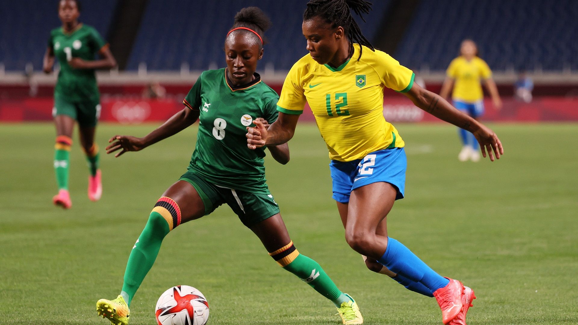 Ludmila encara a marcação em Brasil x Zâmbia, pela fase de grupos das Olimpíadas de Tóquio