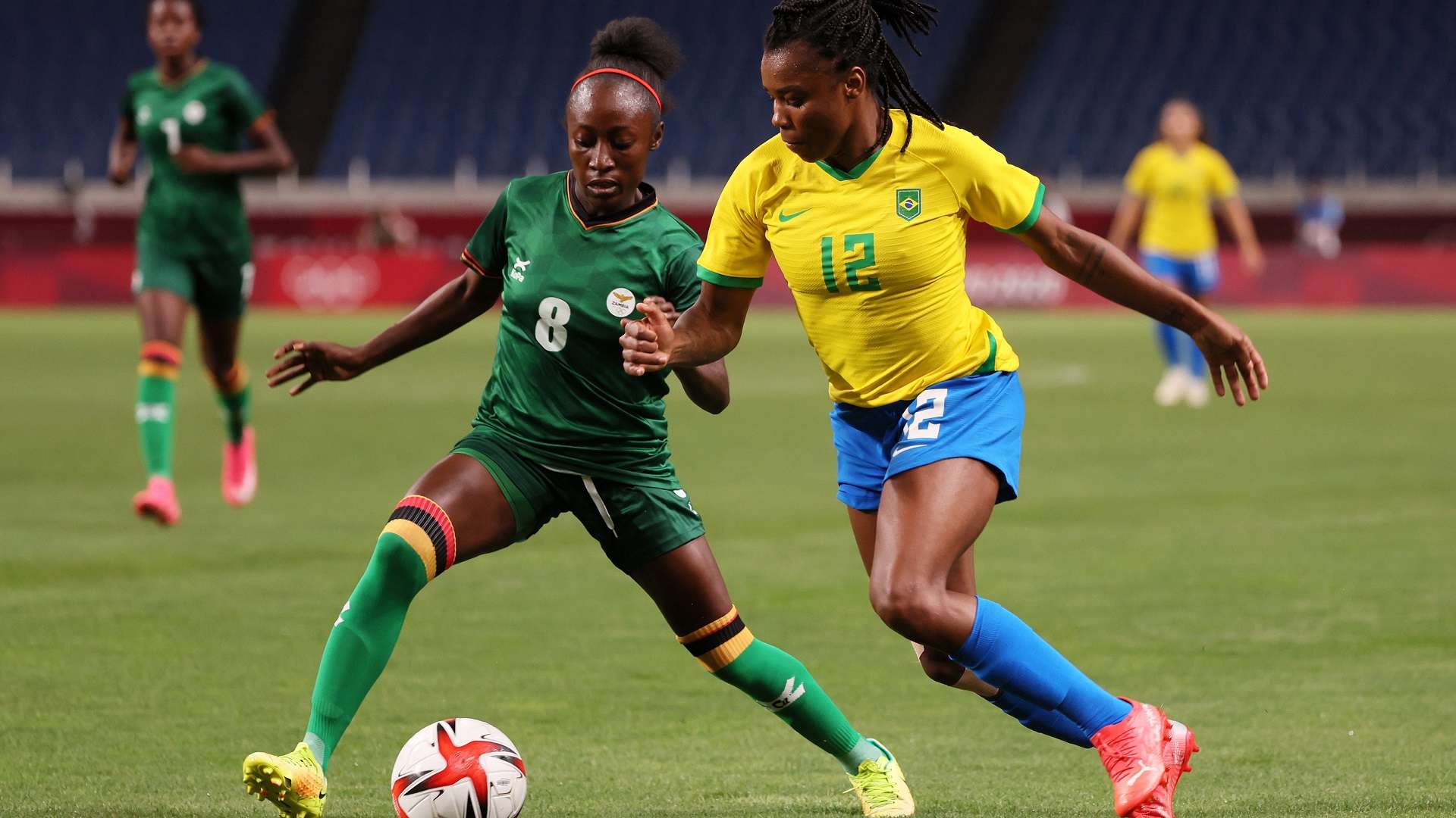 Ludmila encara a marcação em Brasil x Zâmbia, pela fase de grupos das Olimpíadas de Tóquio