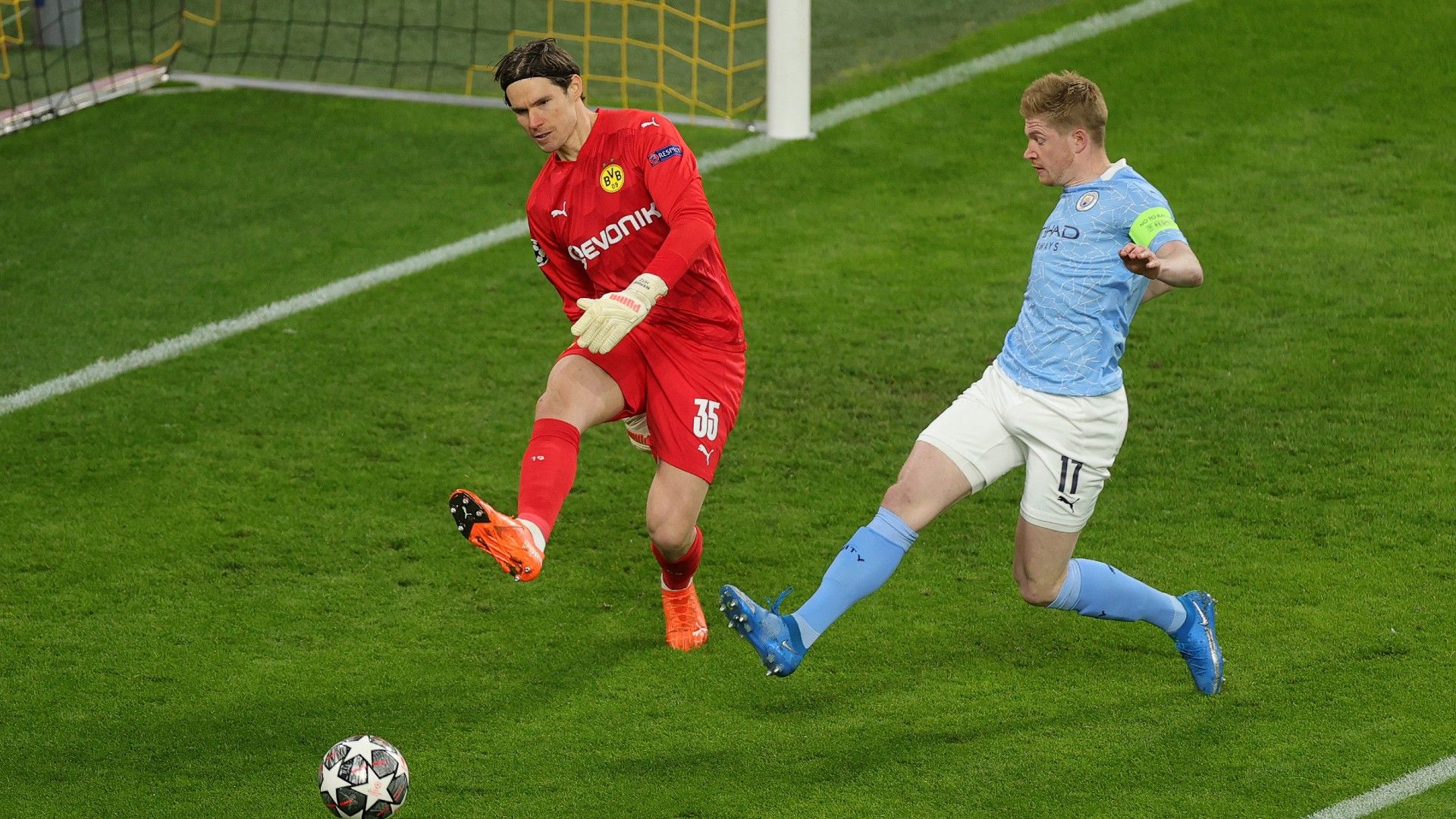 Marwin Hitz Kevin de Bruyne Dortmund Manchester City