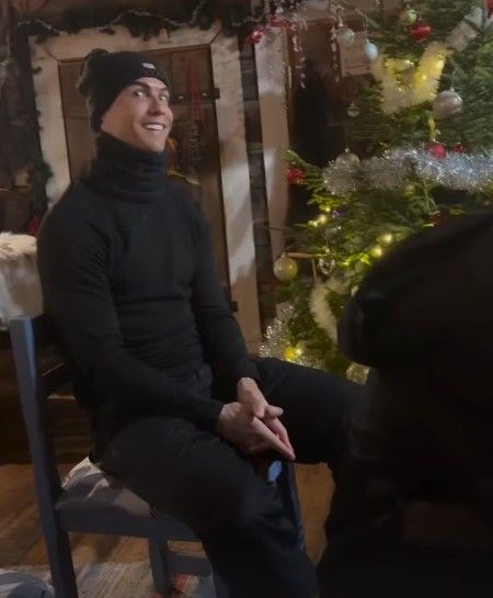 Cristiano Ronaldo Santa Claus 2024