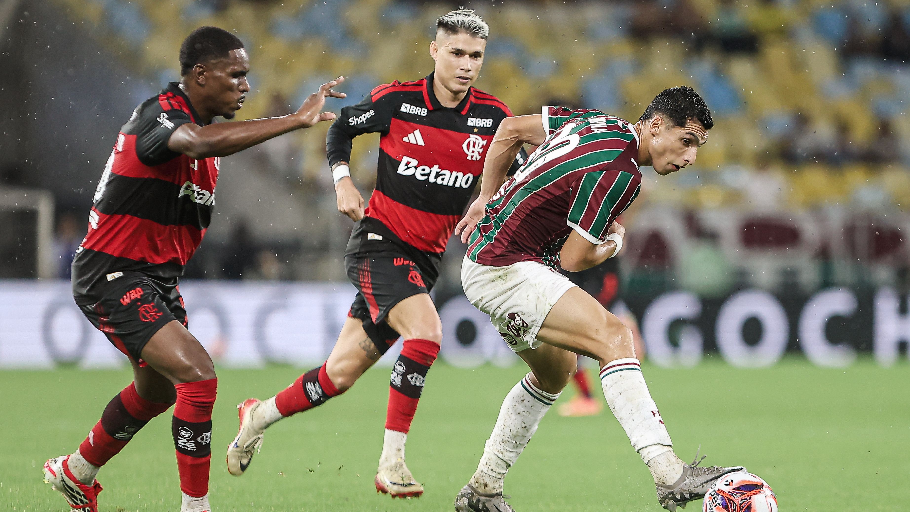 Serna em Fluminense x Flamengo pelo Carioca 2026