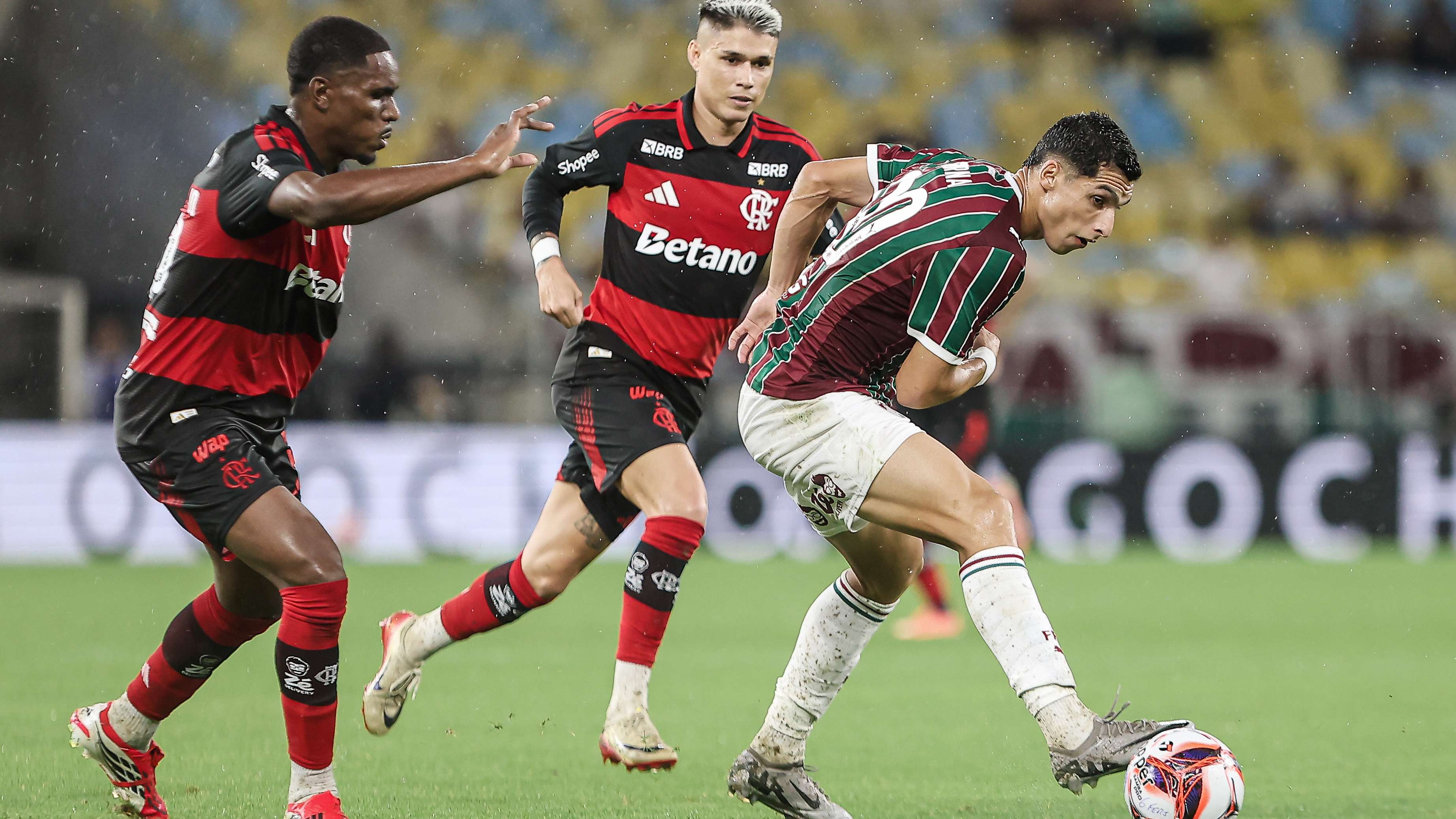 Serna em Fluminense x Flamengo pelo Carioca 2026