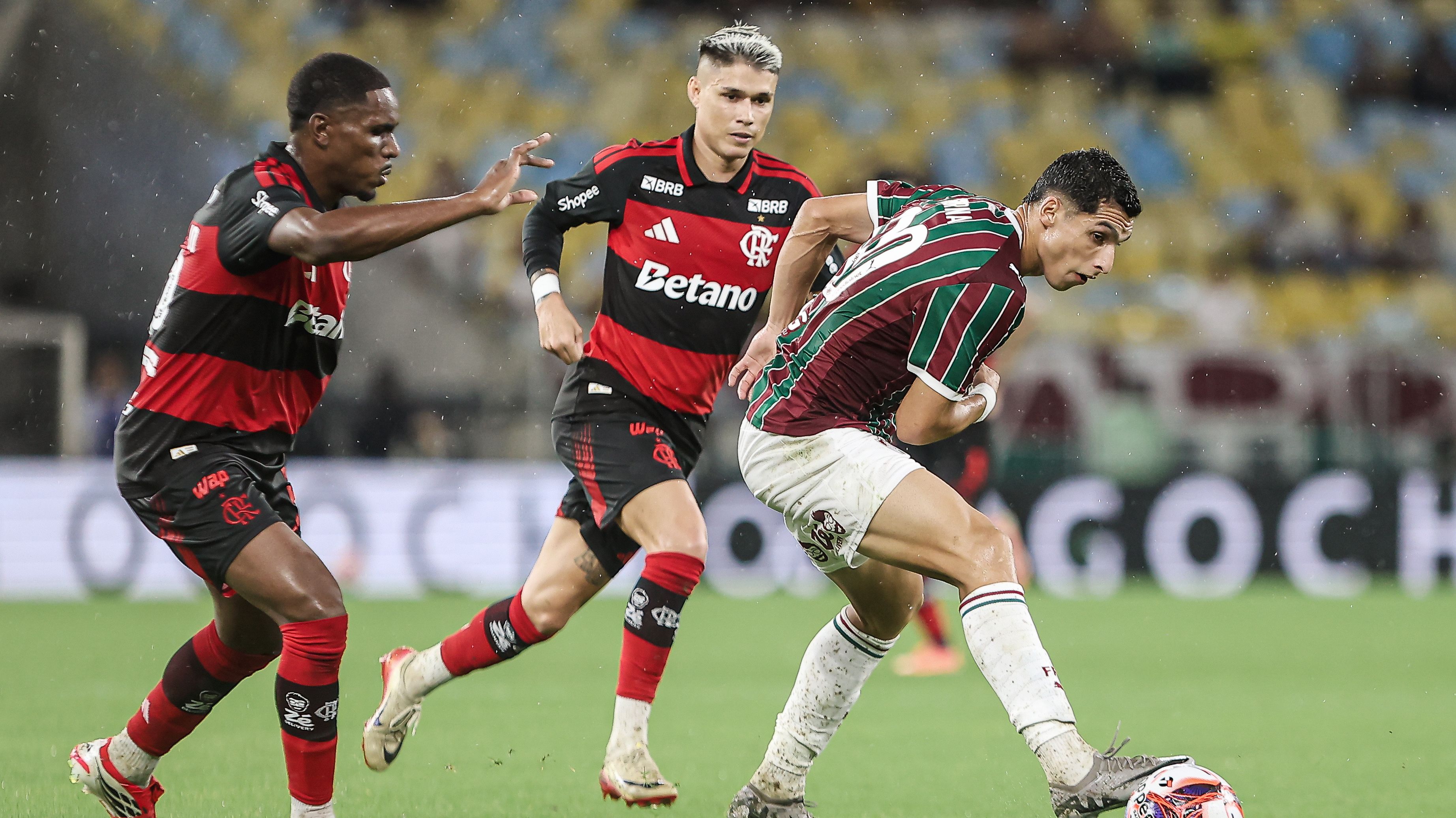 Serna em Fluminense x Flamengo pelo Carioca 2026