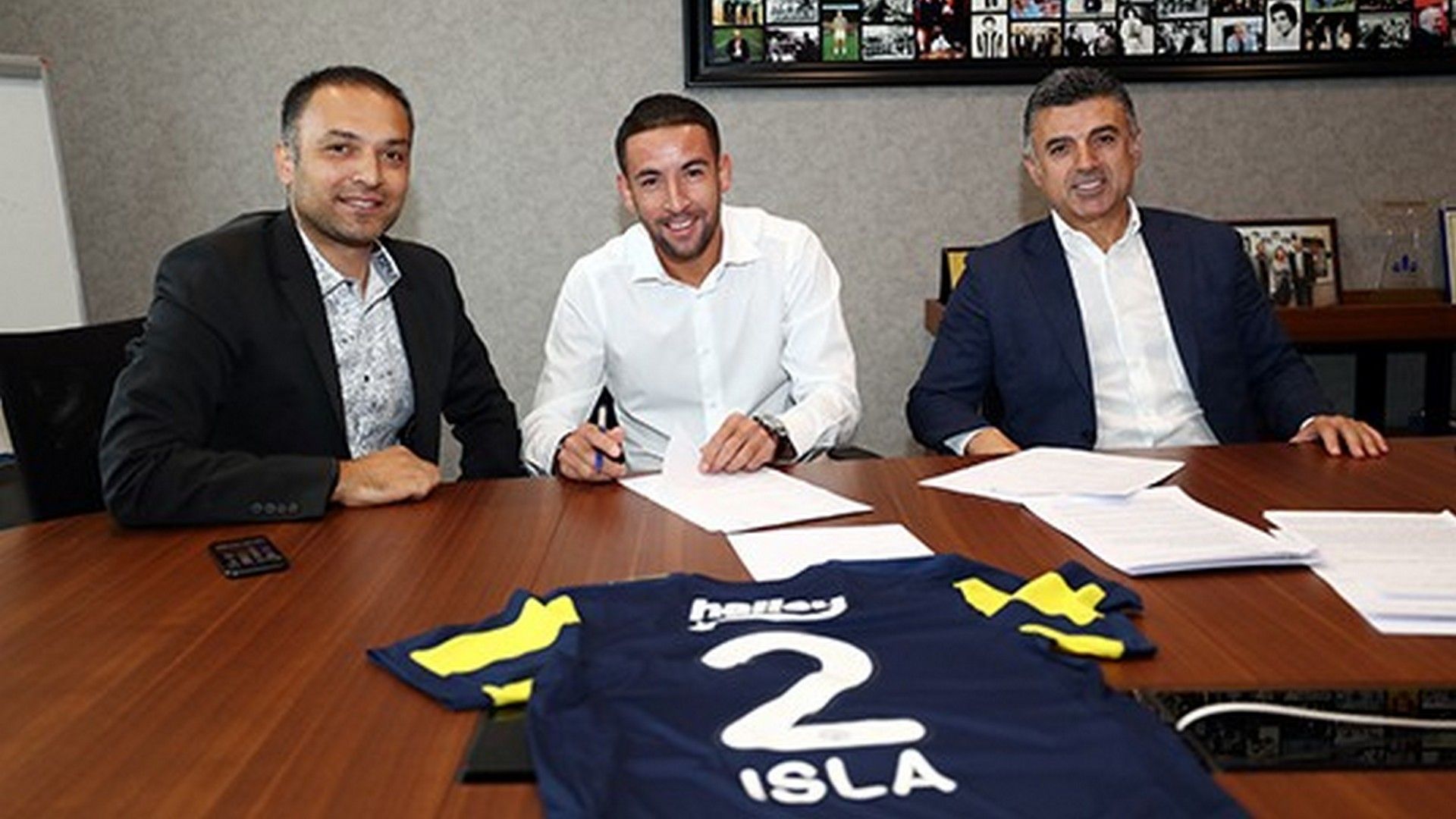Mauricio Isla Fenerbahce