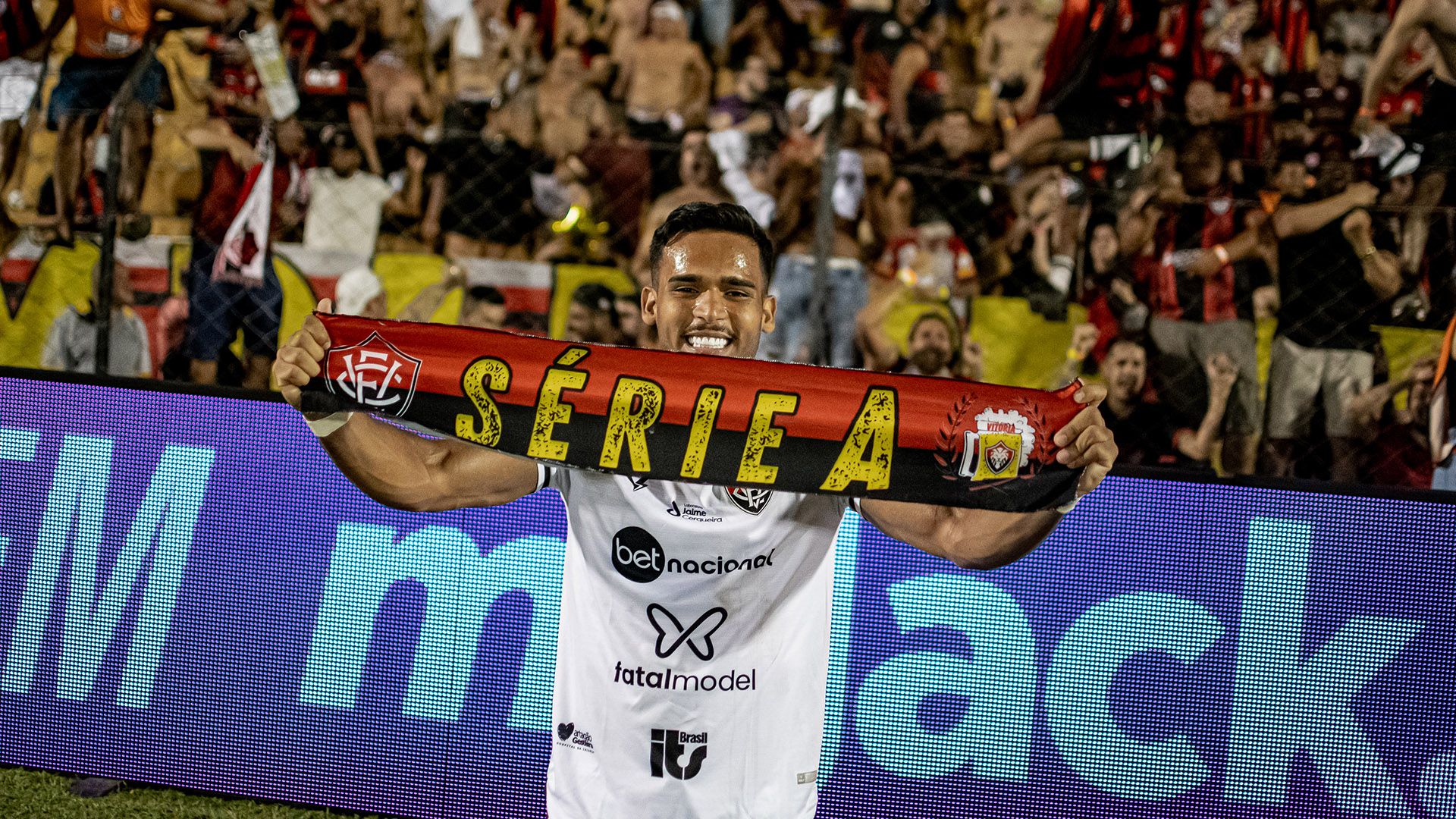 Vitória comemora acesso à Série A