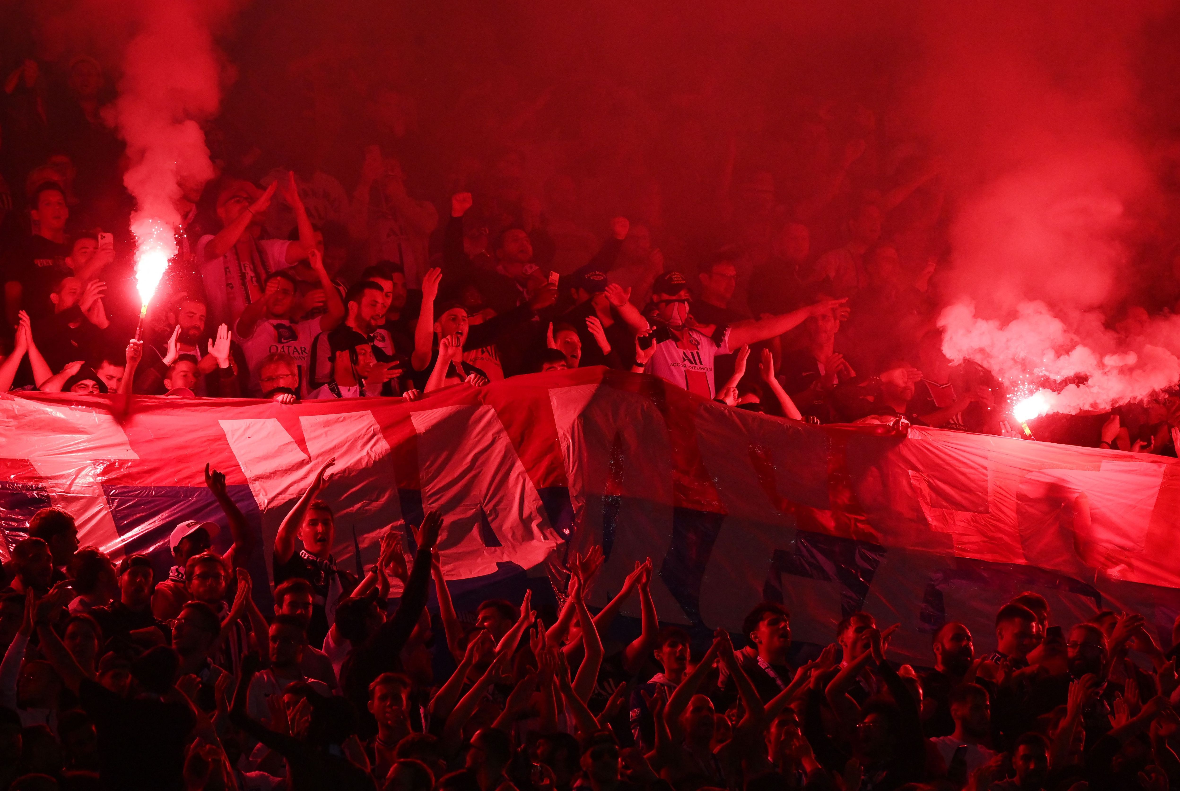 Classique PSG OM Supporters Parisiens