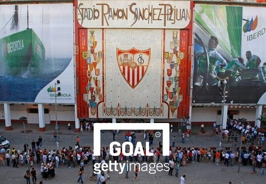 라몬 산체스 피스후안 외벽에 그려져있는 세비야 엠블럼 이미지 사진=게티이미지
