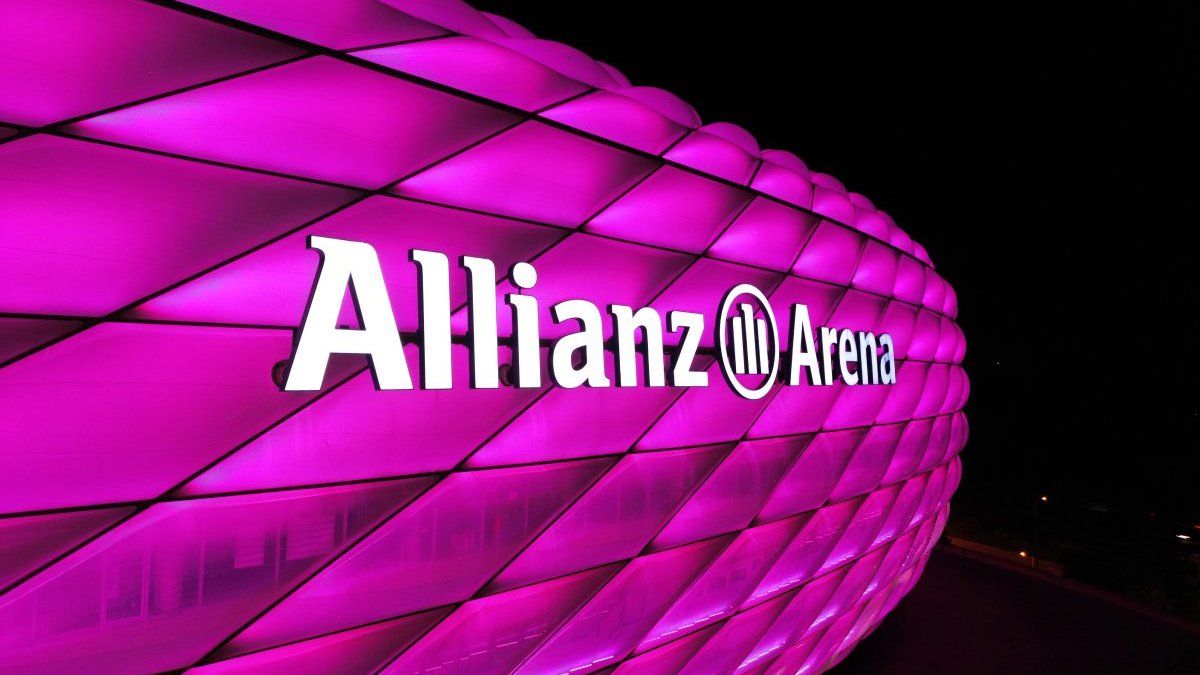 Die Allianz Arena wird am Wochenende in pink erleuchten - für eine gute Sache