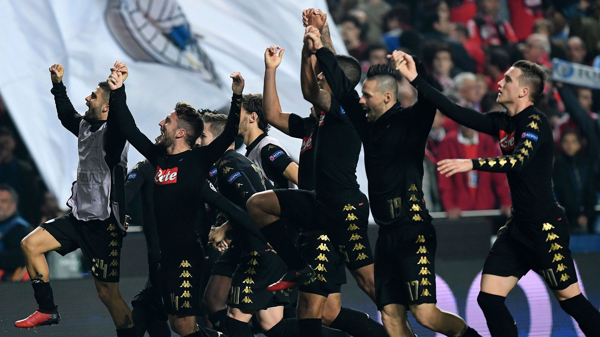 Napoli celebrating vs Benfica