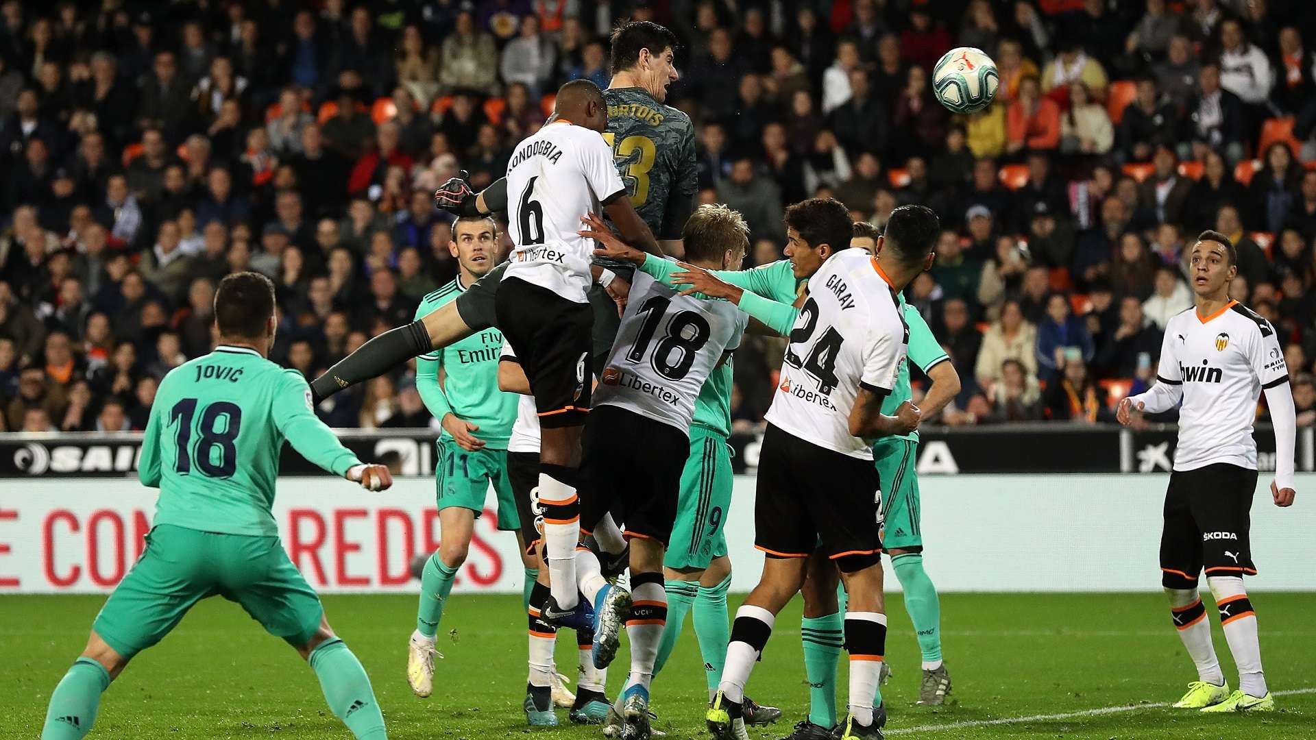 Thibaut Courtois Real Madrid Valencia 2019