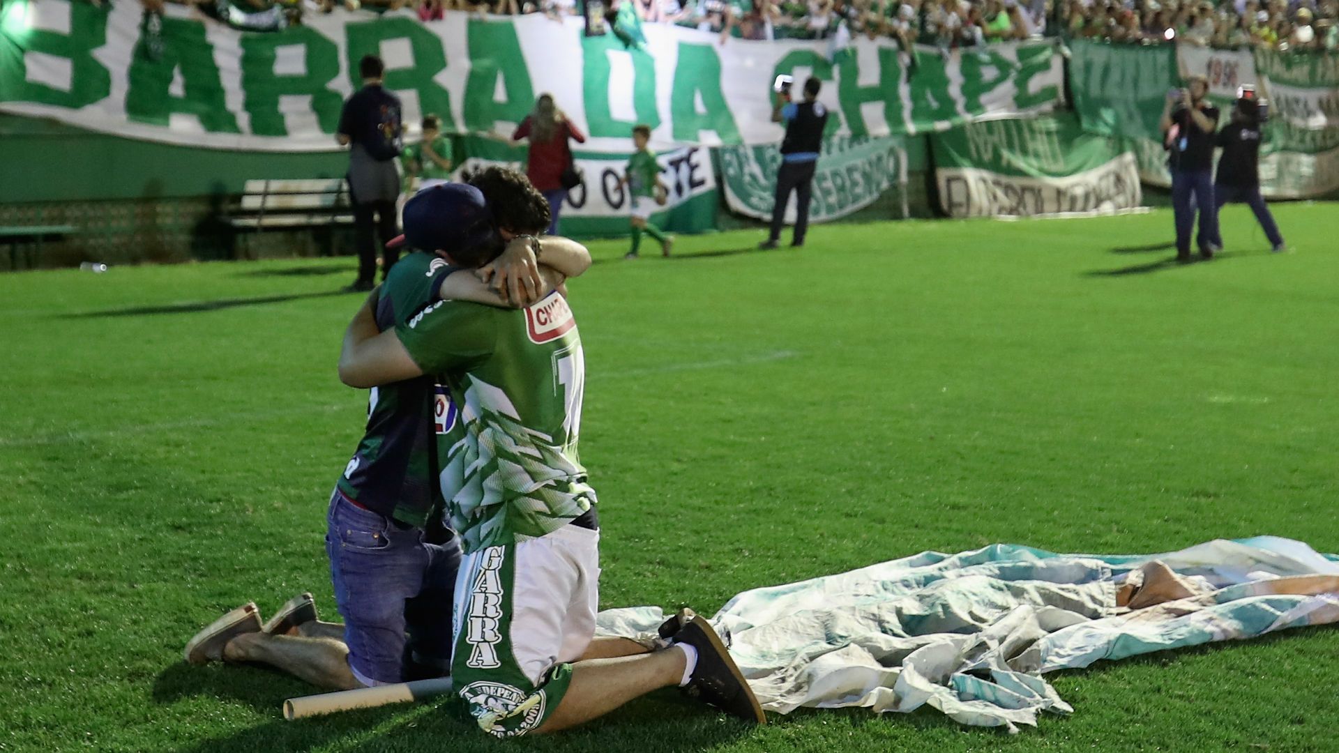 Chapecoense fans Arena Conda 30112016