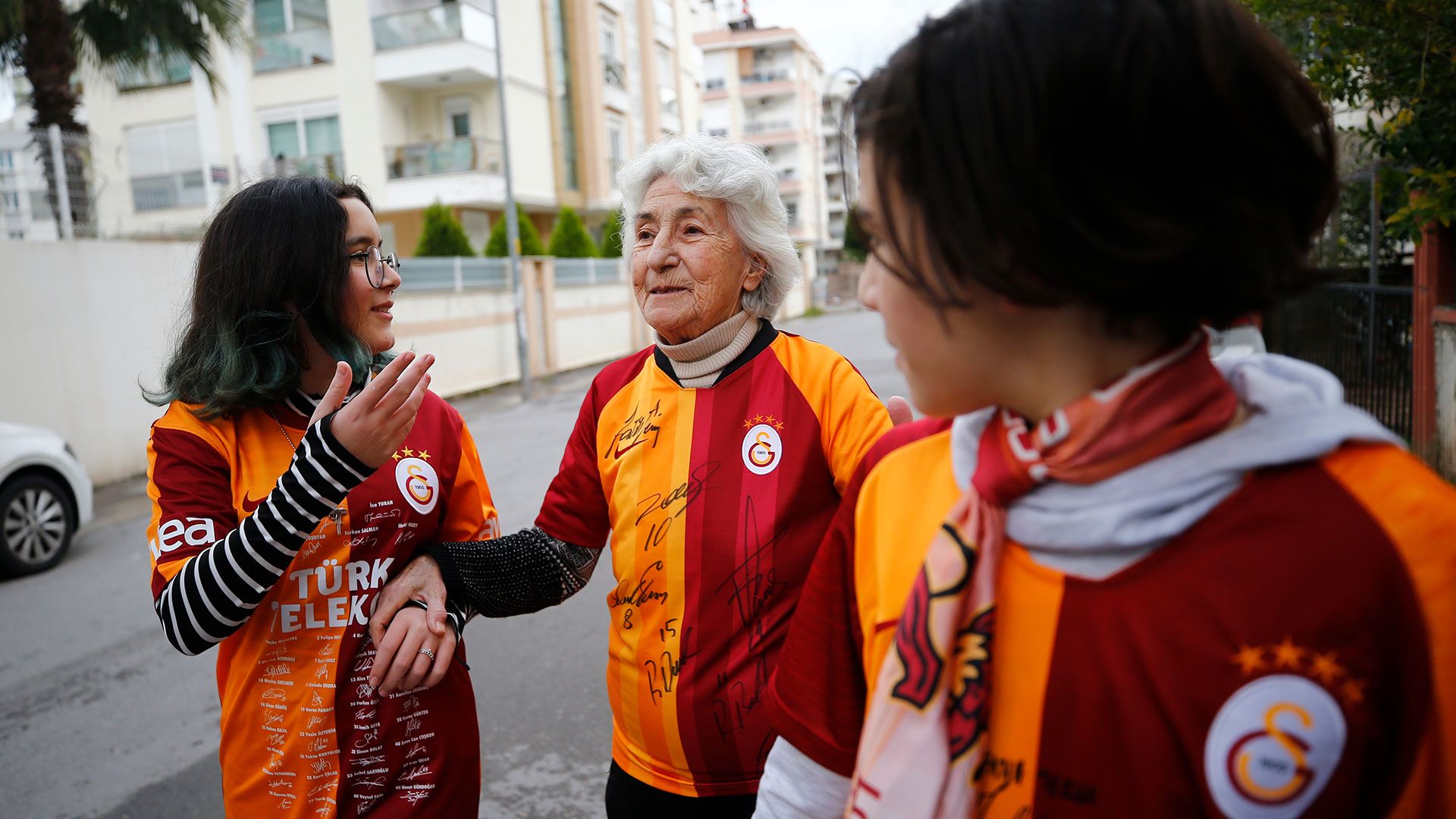 Yaşlı Galatasaray Taraftar 02242020
