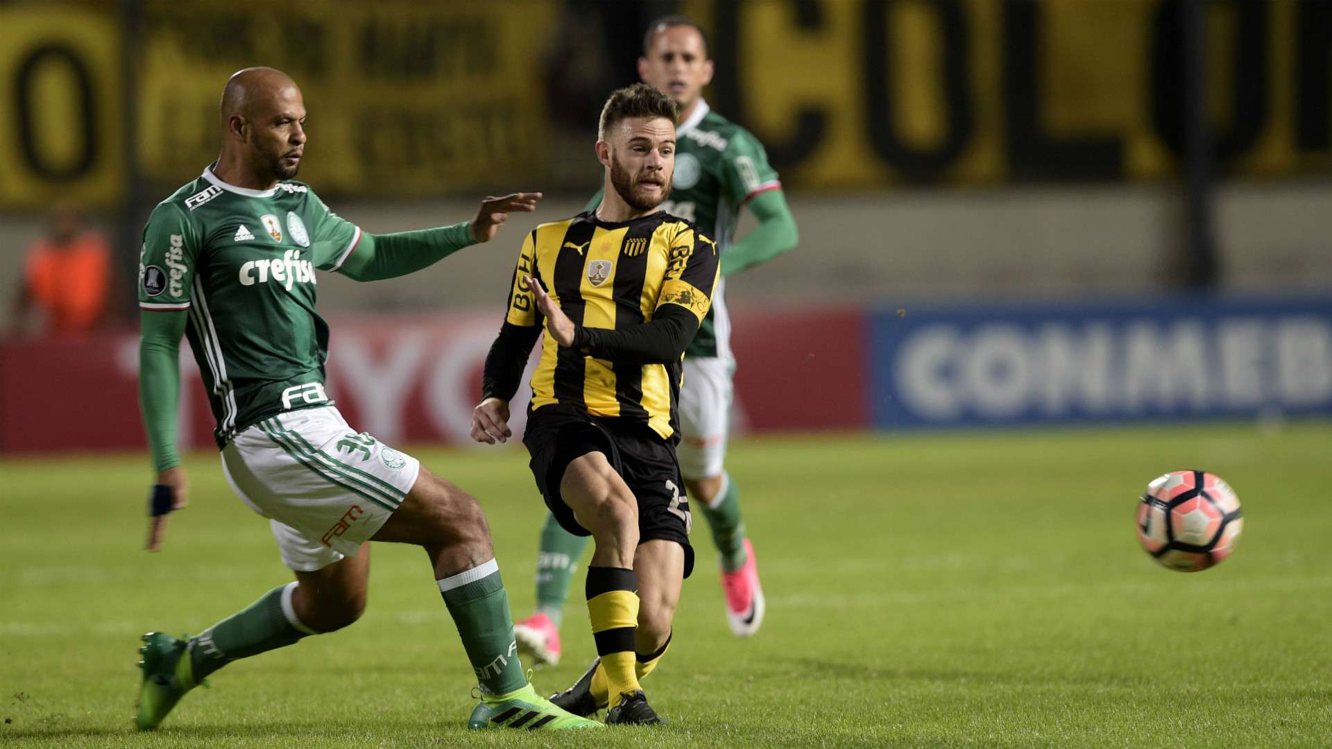 Nahitan Nandez Peñarol Palmeiras Copa Libertadores 2017