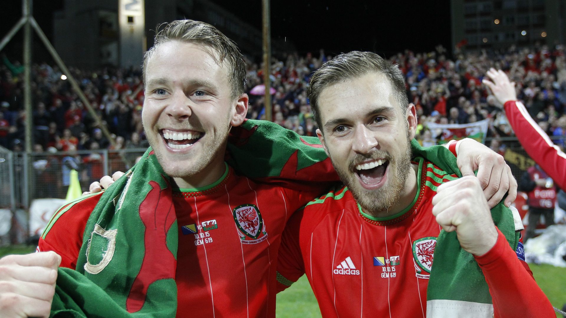 Chris Gunter Aaron Ramsey Bosnia Wales 10102015