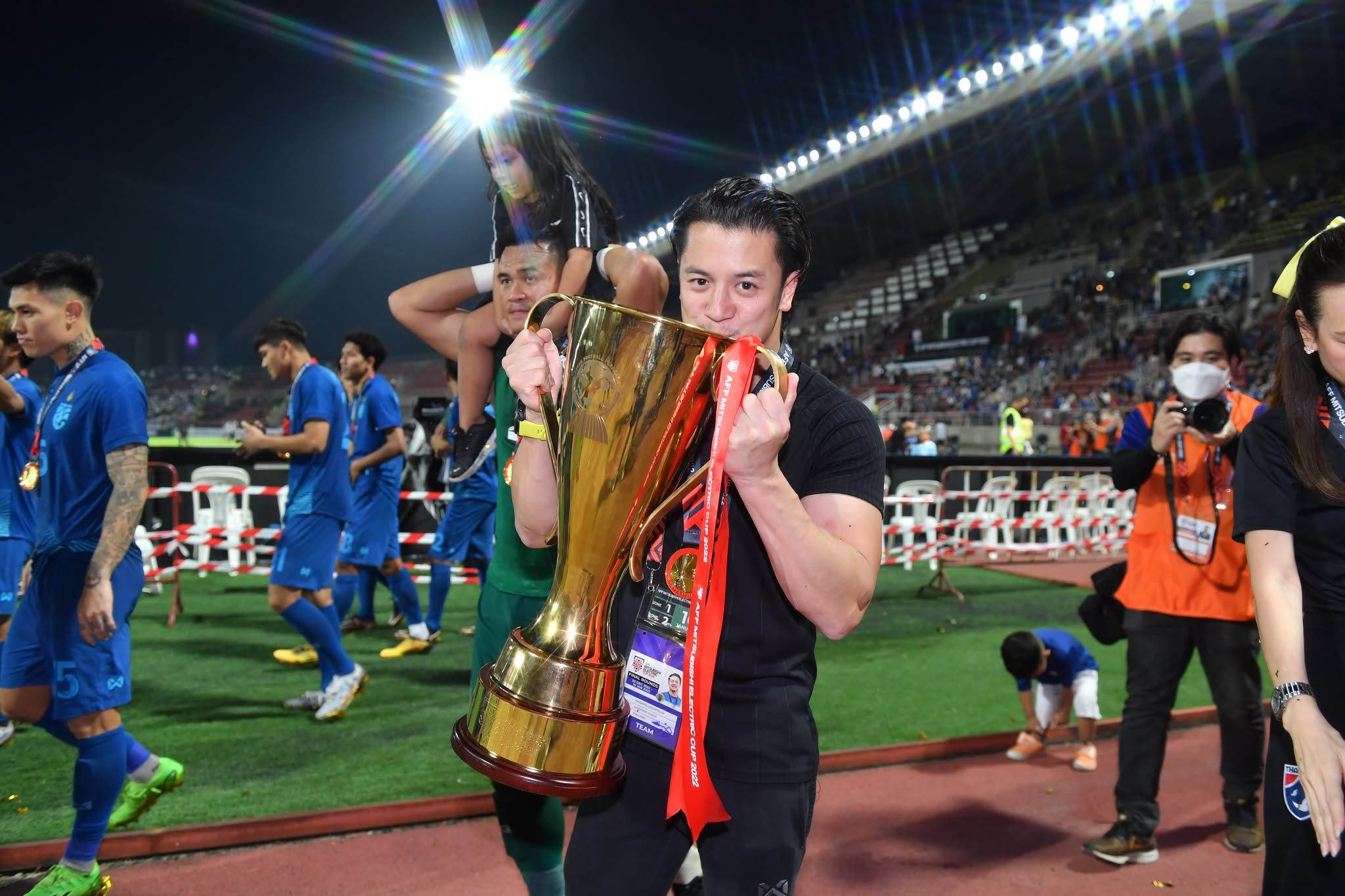 วสพล แก้วผลึก