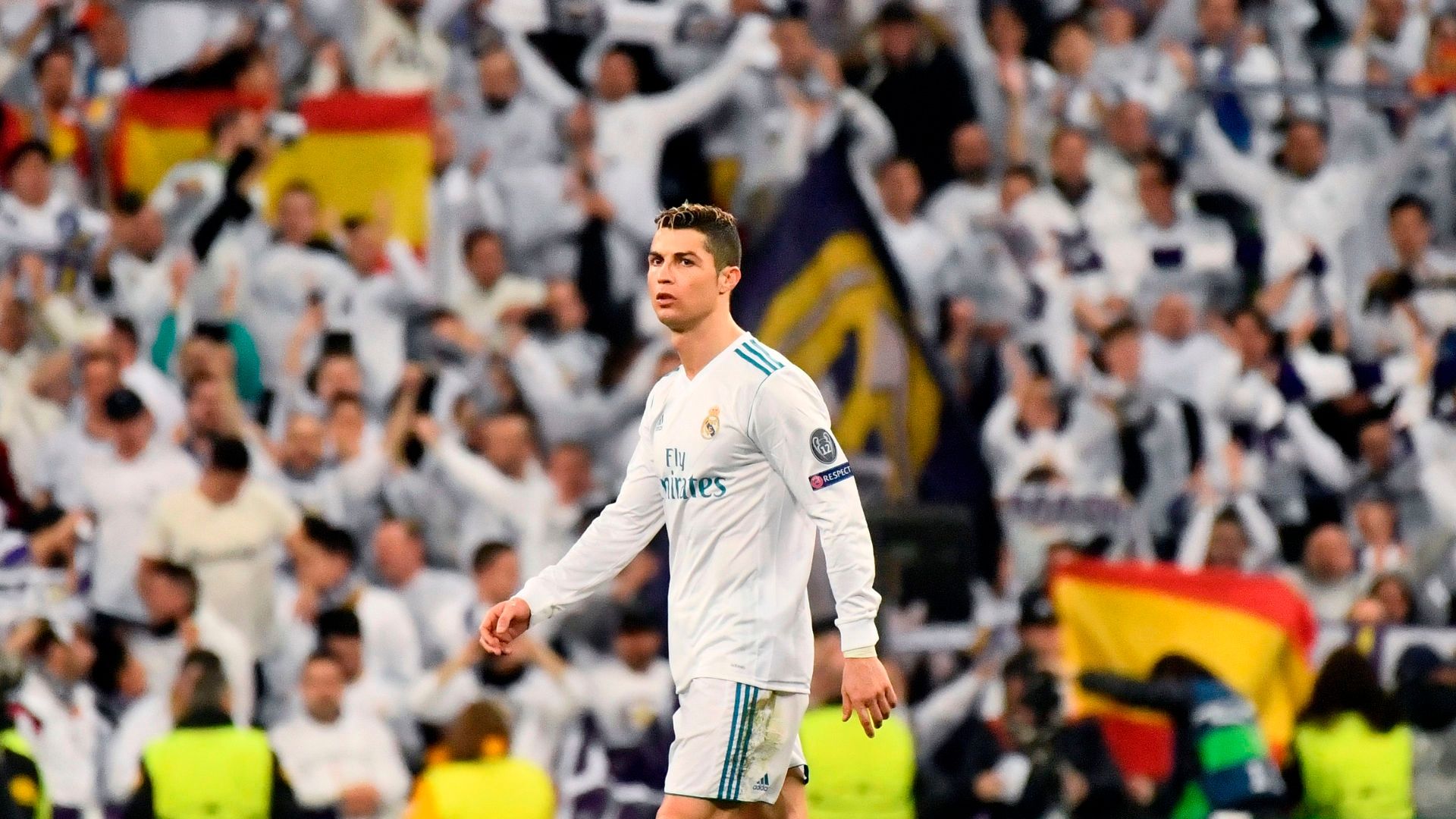 Cristiano Ronaldo fans Real Madrid PSG Champions League 14022018