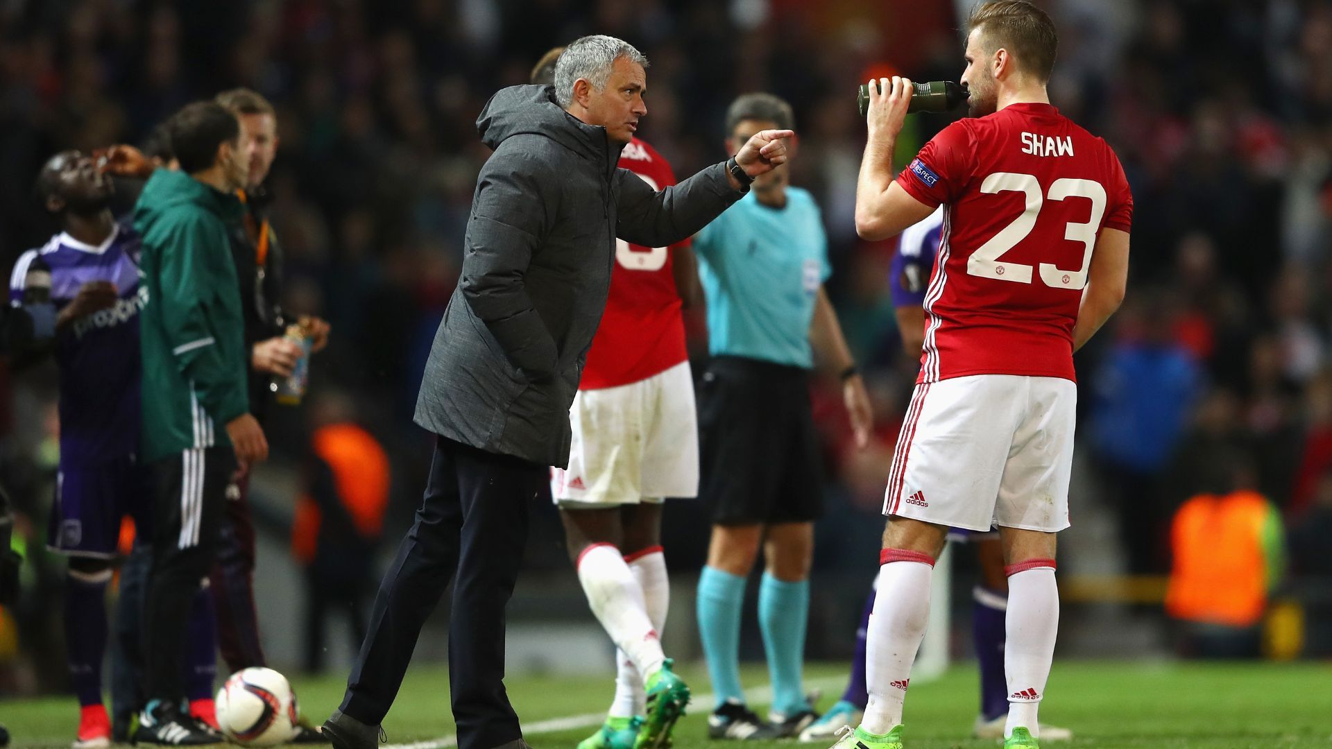 Jose Mourinho Luke Shaw 