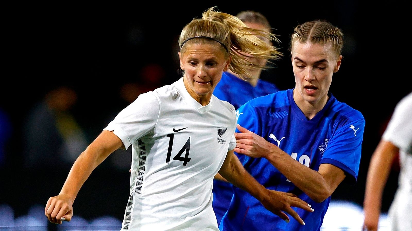 Katie Bowen Dagny Brynjarsdottir New Zealand Iceland Women 2022