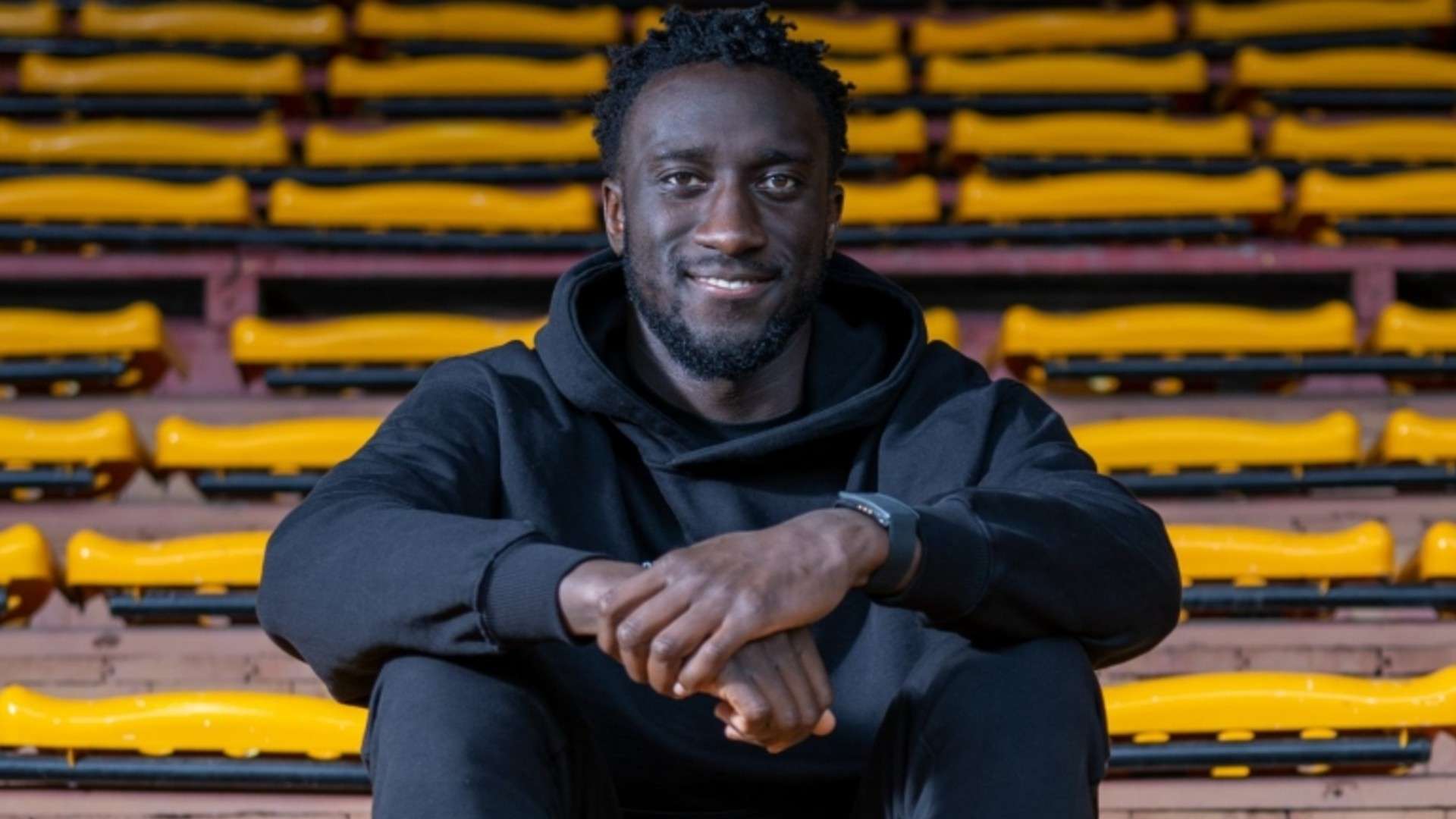 Bevis Mugabi has signed a new deal with Motherwell FC.