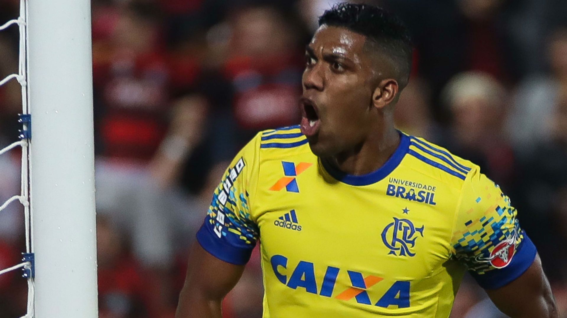 Berrío Éverton Ribeiro Flamengo Coritiba Brasileirão 22 07 2017