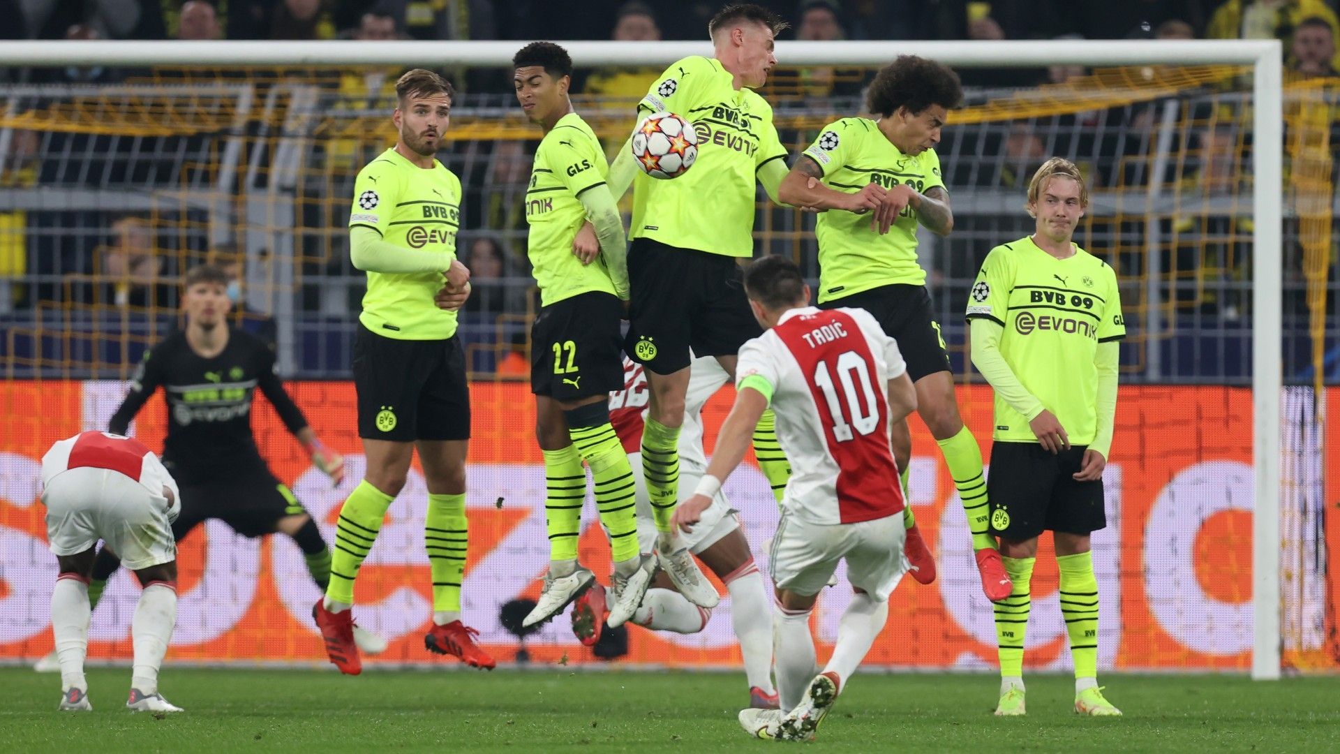 Marin Pongracic Dortmund Ajax 03112021