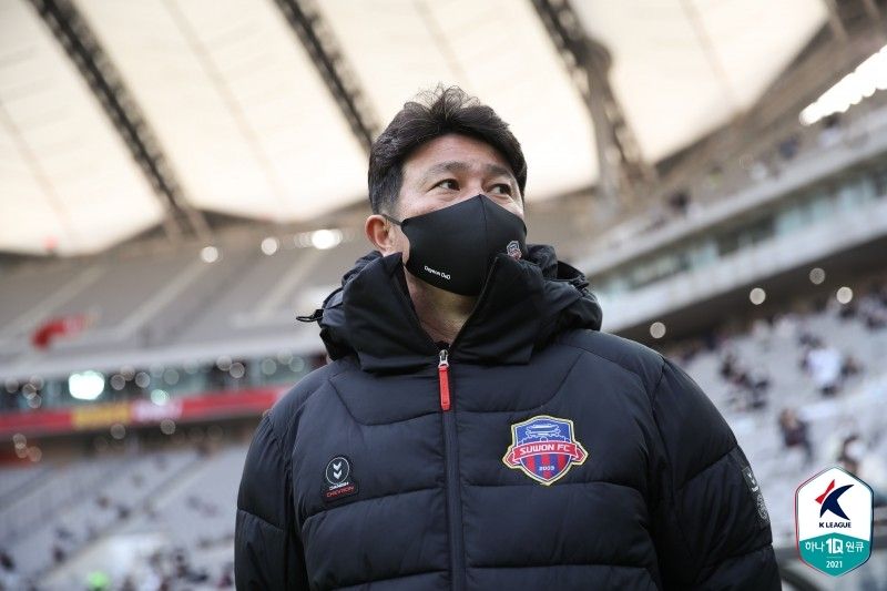 김도균