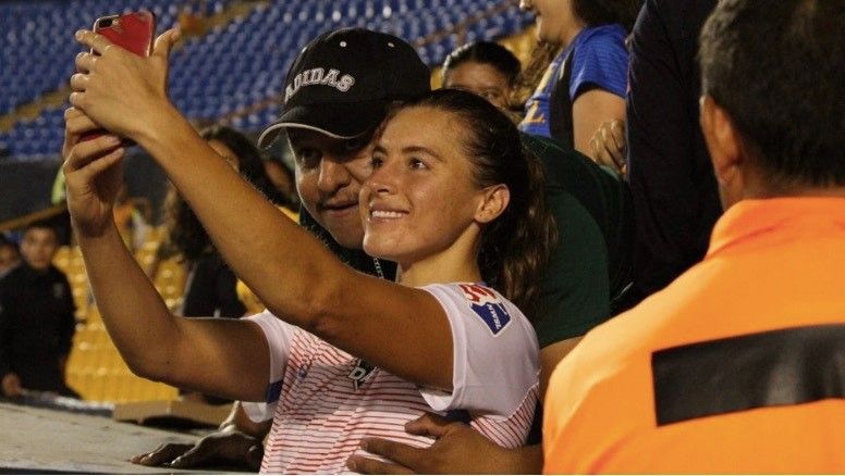 Harassment at Tigres UANL Feminil vs Houston Dash