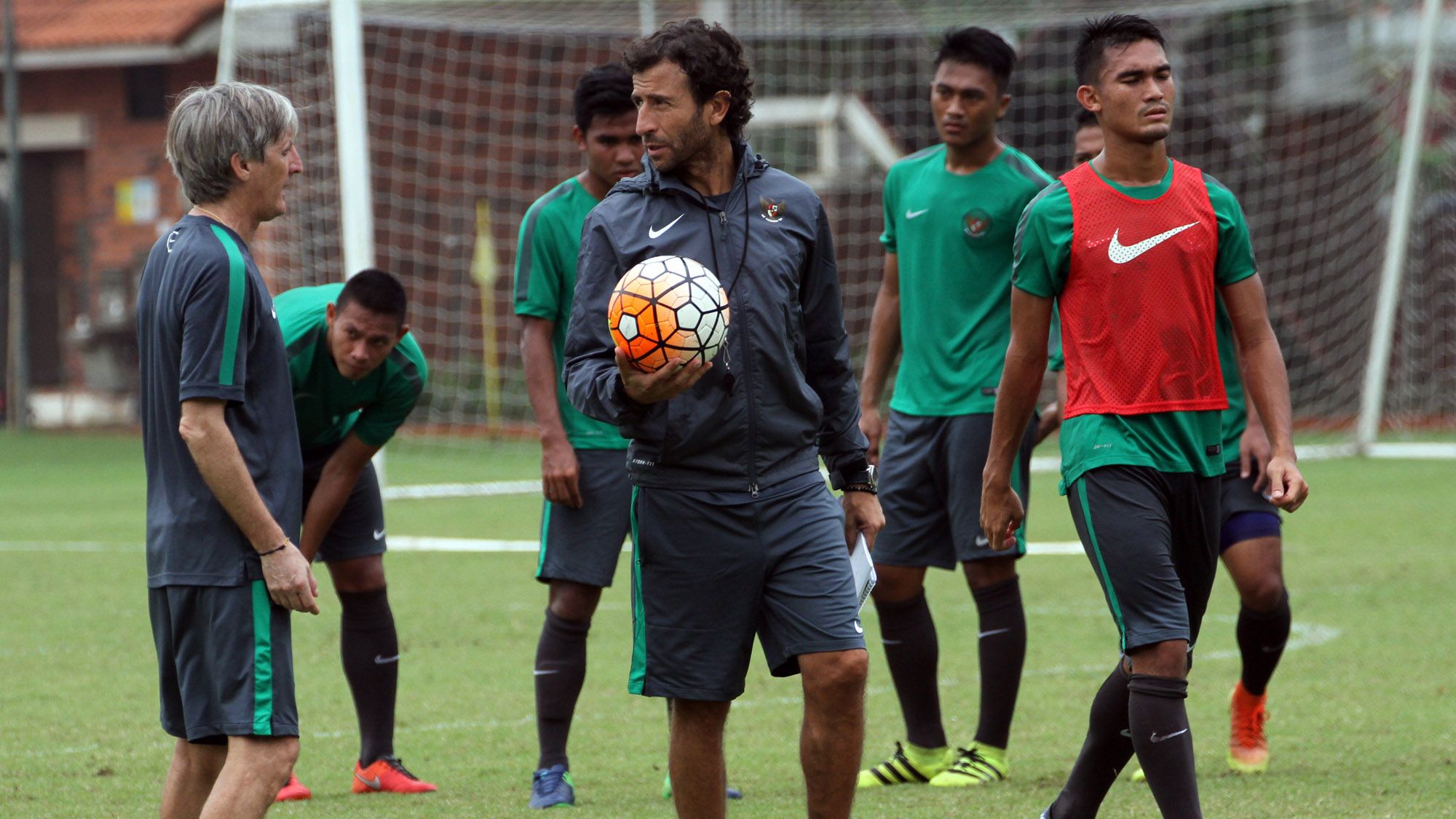 Luis Milla - Latihan Timnas Indonesia U-22