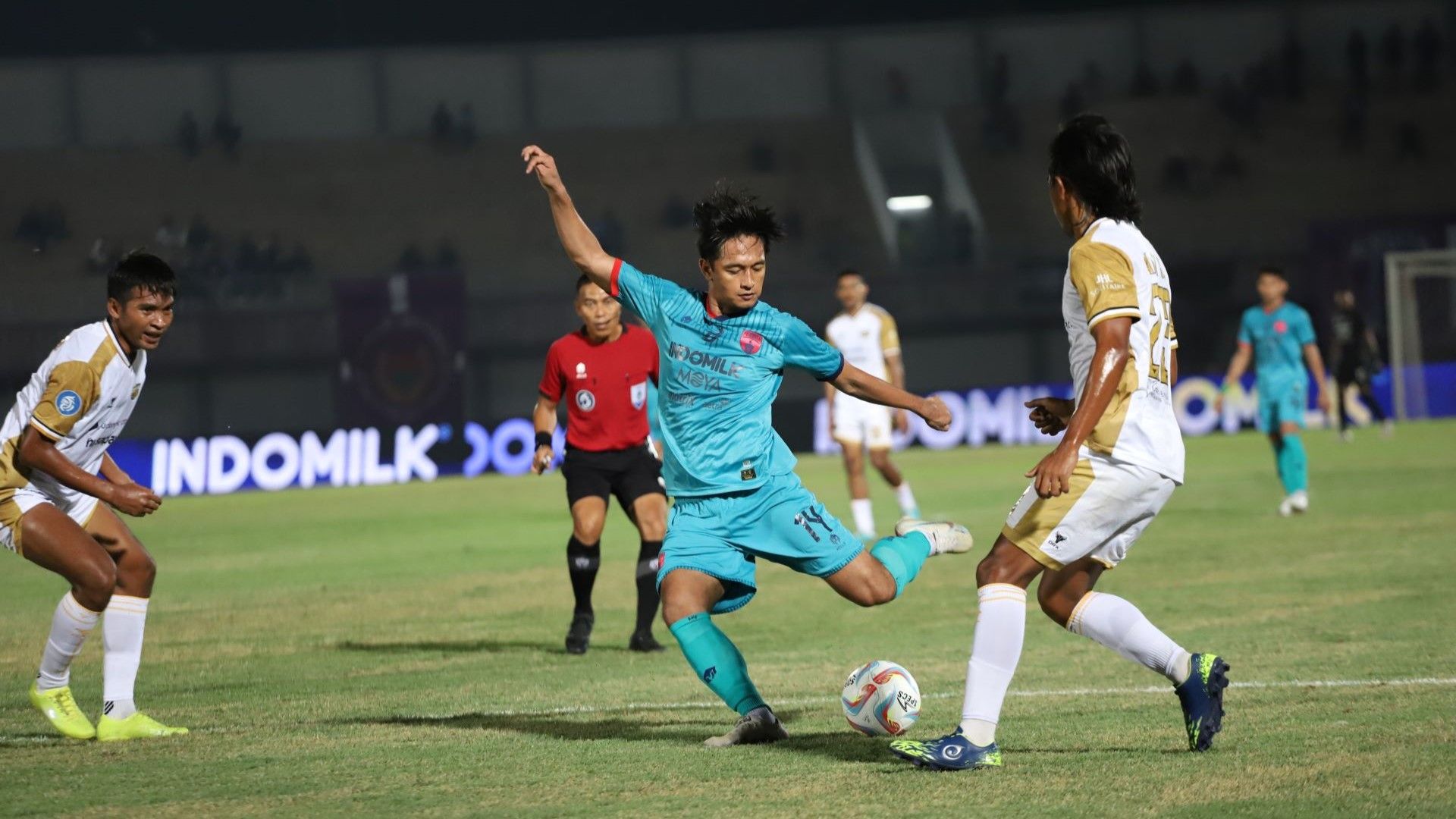 Hanis Saghara - Persita Tangerang vs Dewa United 220920223