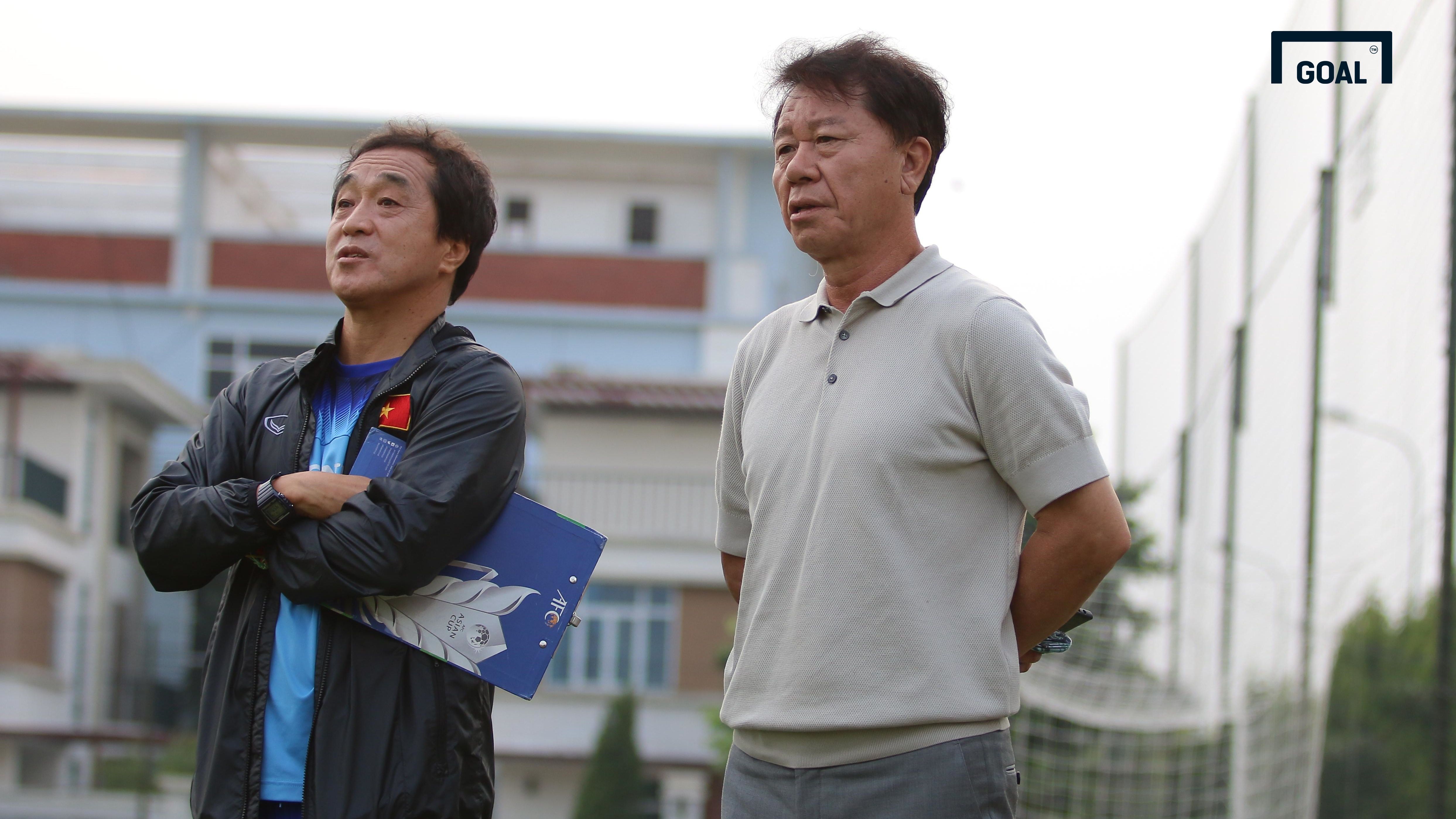 Coach Chung Hae-seong - Lee Young-jin Vietnamese National Football Team | Training Session | 26 September 2019