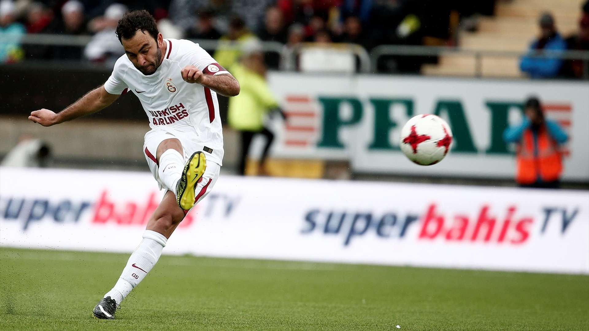 Selcuk Inan Galatasaray 1372017 UEL