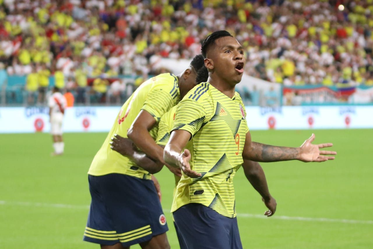 Alfredo Morelos  gol Colombia - Perú 2019