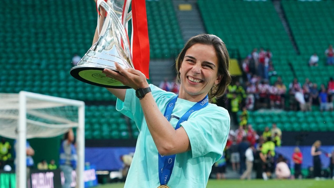 Renee Slegers Arsenal Women UWCL trophy 2024-25