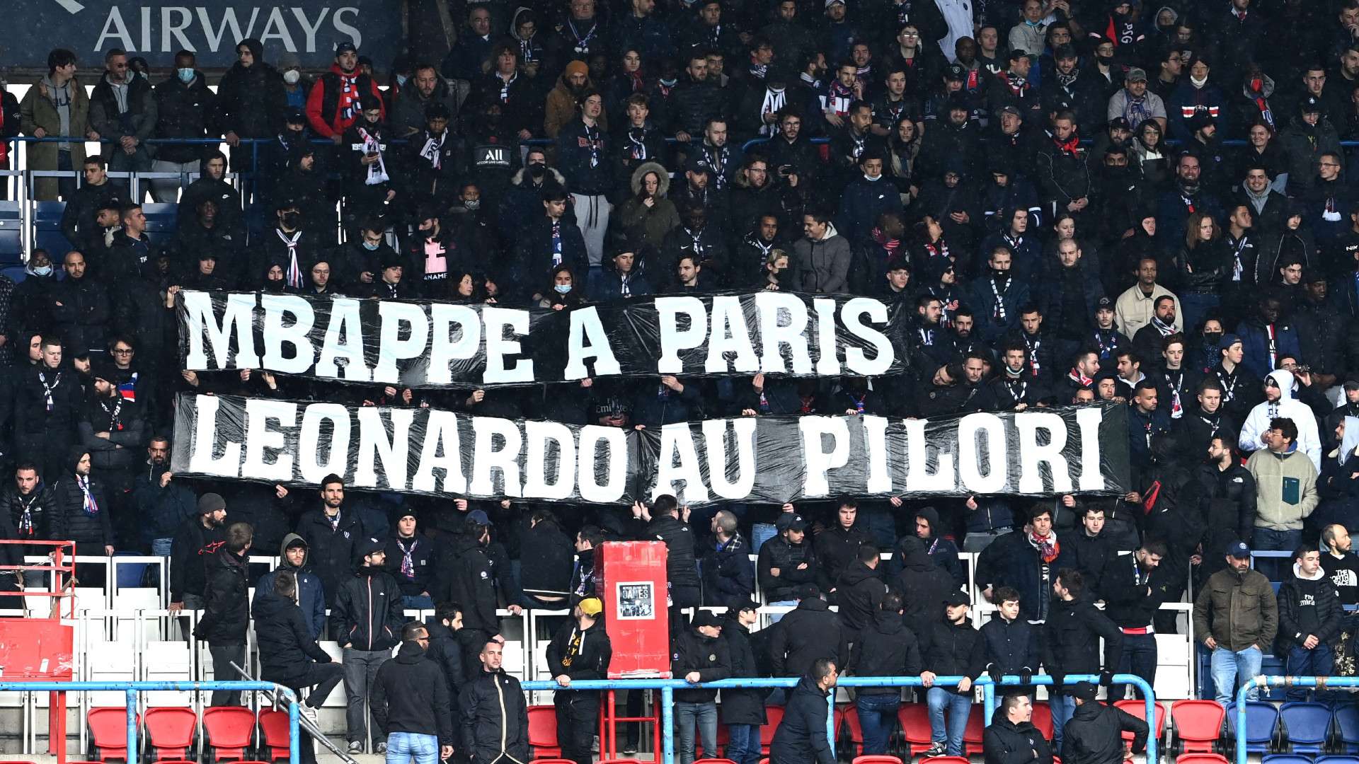 PSG Fans Mbappé Leonardo