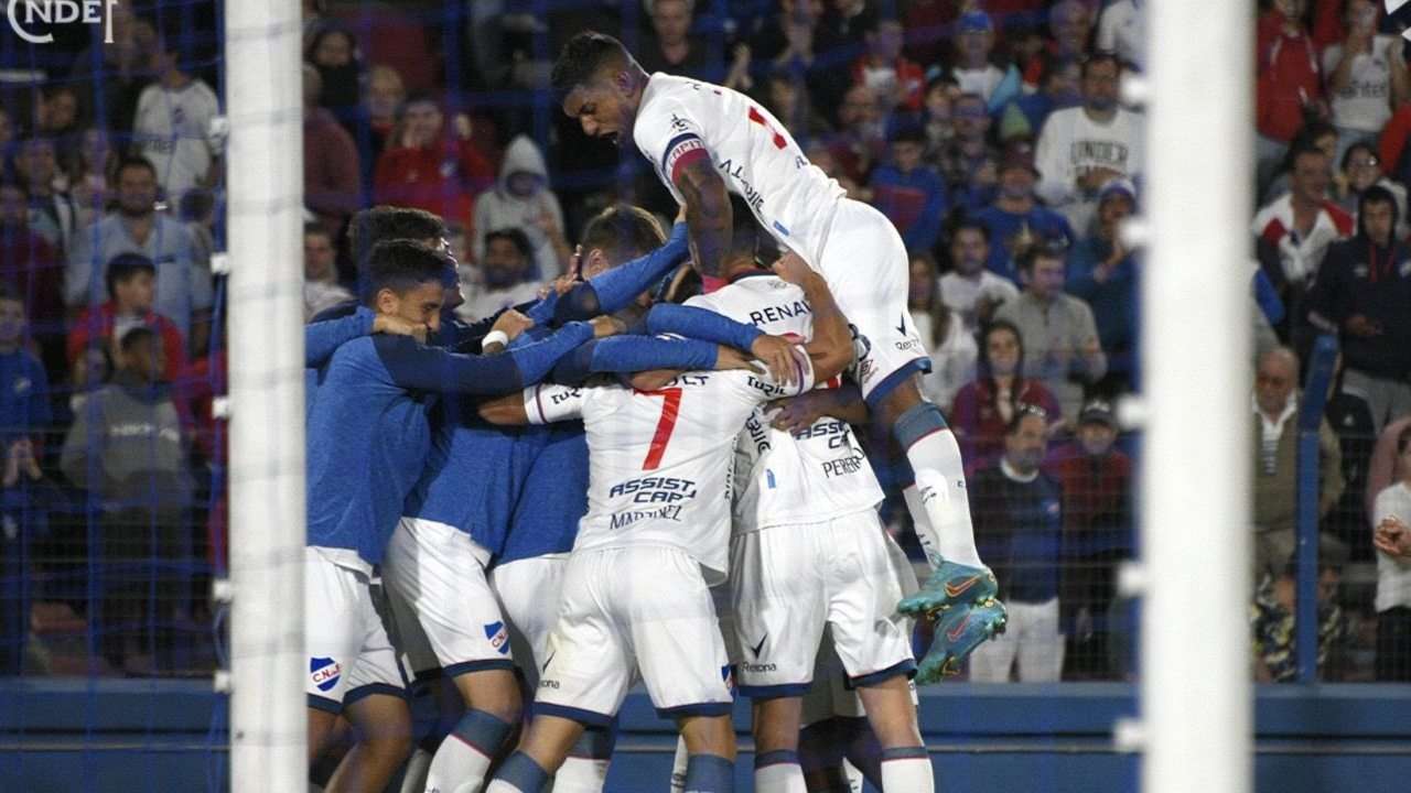 Nacional de Montevidéu comemora gol pelo Campeonato Uruguaio 2023