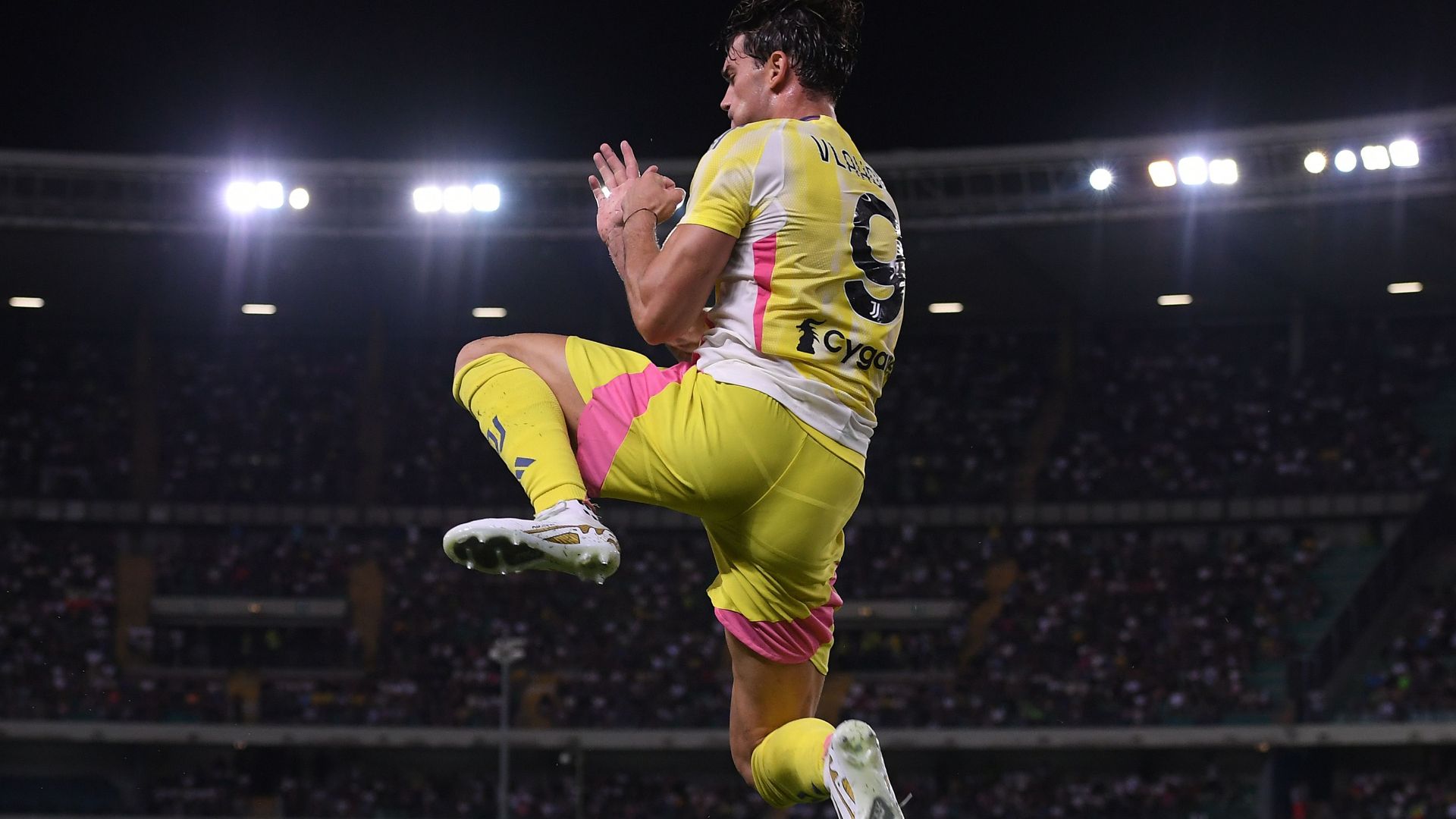 Vlahovic Juventus Champions