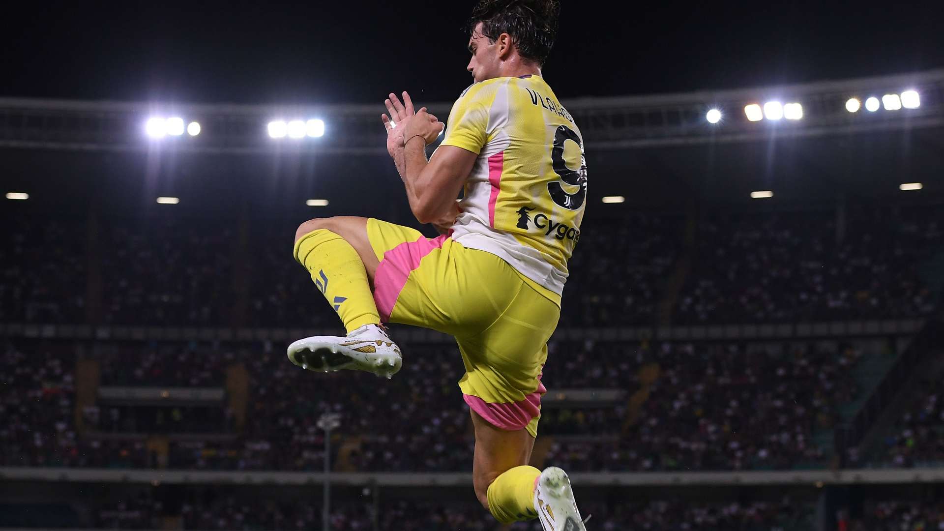 Vlahovic Juventus Champions