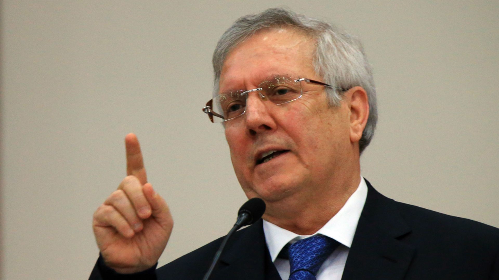 Aziz Yildirim Fenerbahce