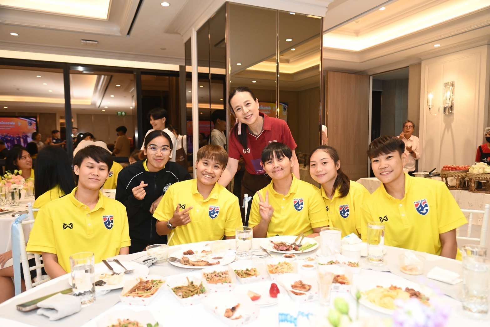 นวลพรรณ ล่ำซำ