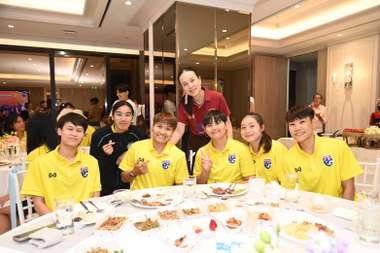 นวลพรรณ ล่ำซำ