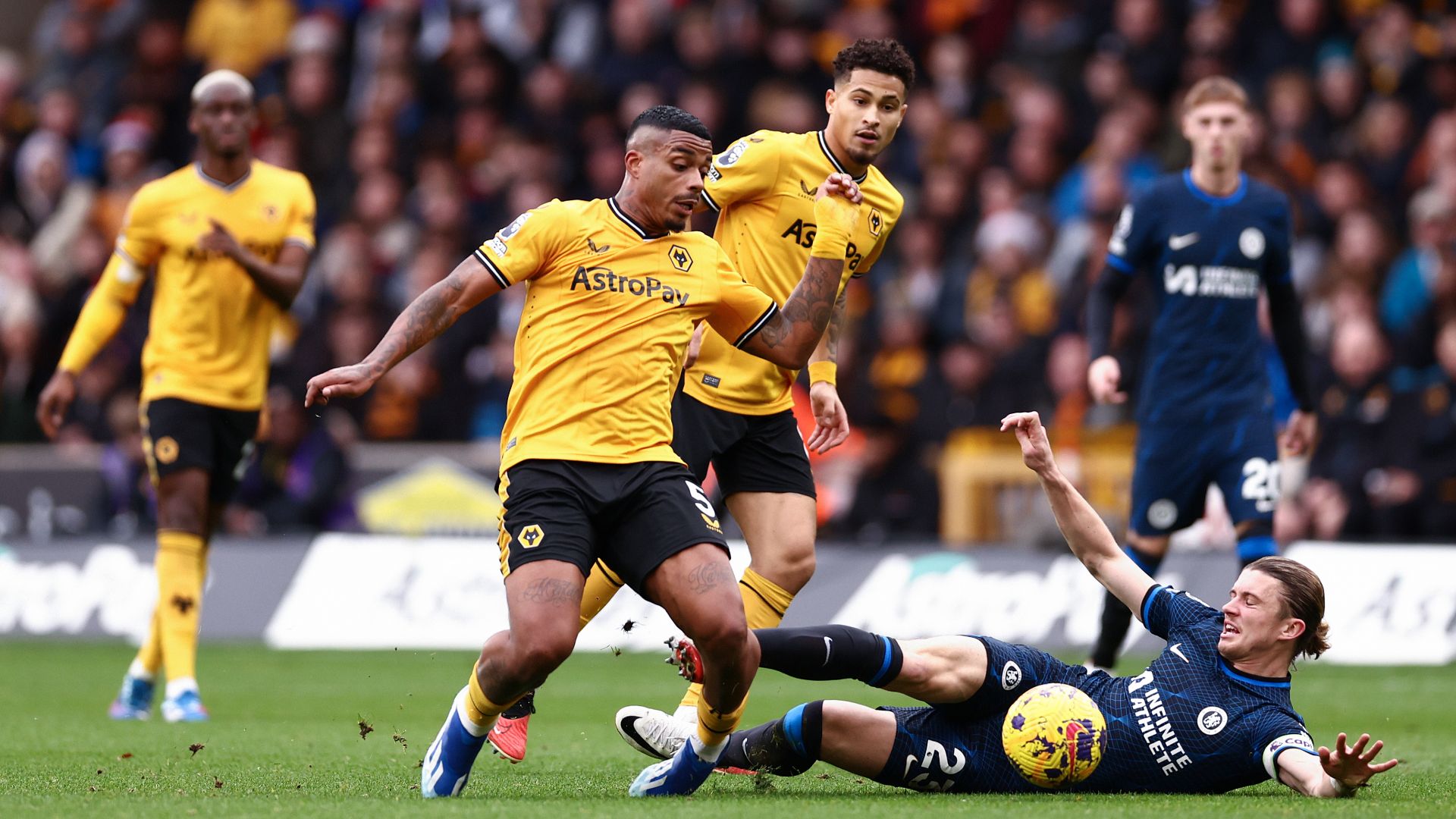 Conor Gallagher tackle Chelsea 2023