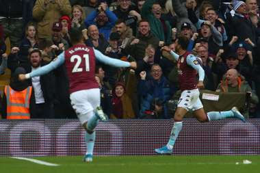 تريزيجيه يحتفل بهدفه في ليفربول